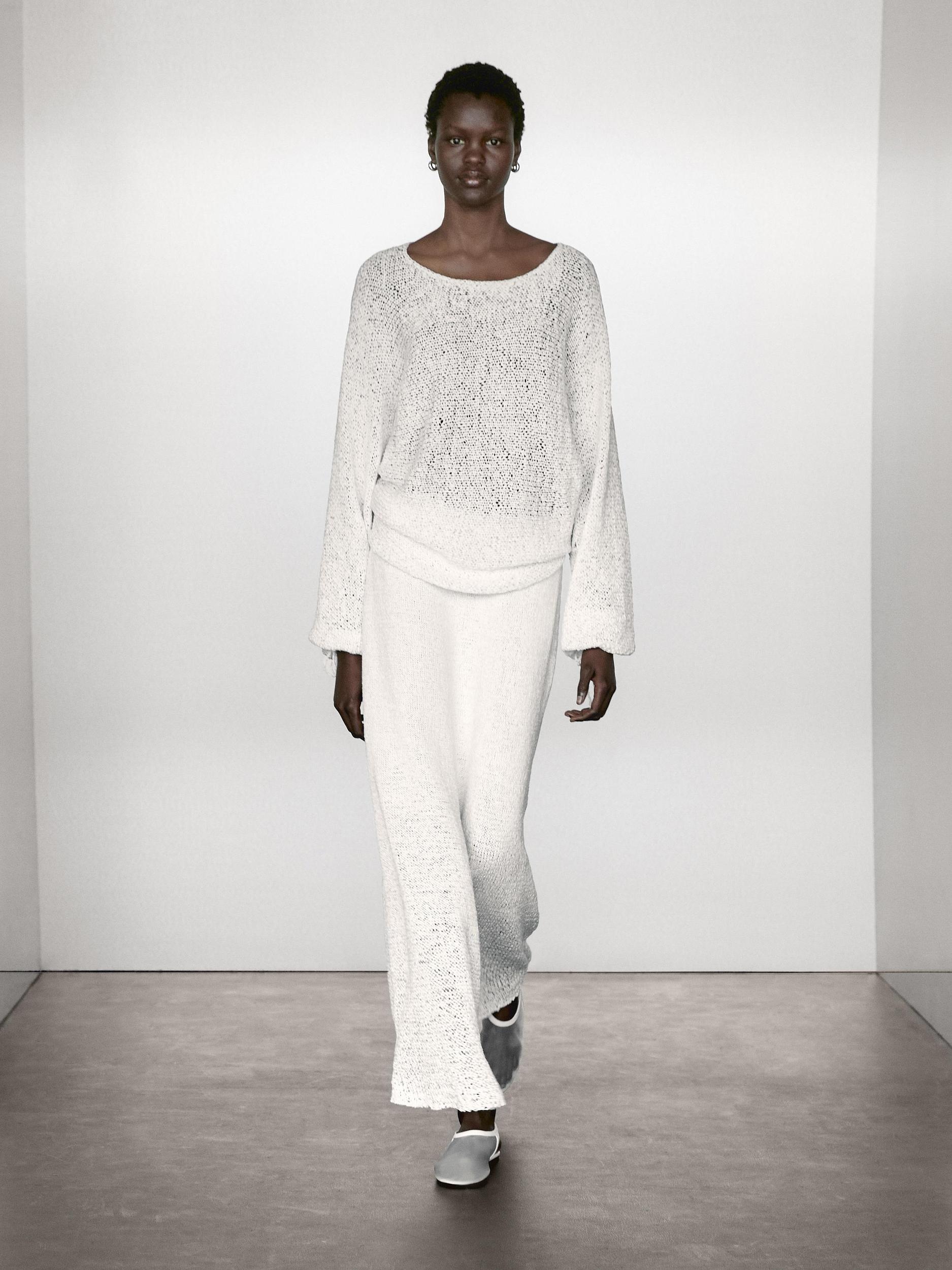 Balloon sleeve sweater with bows Product Image