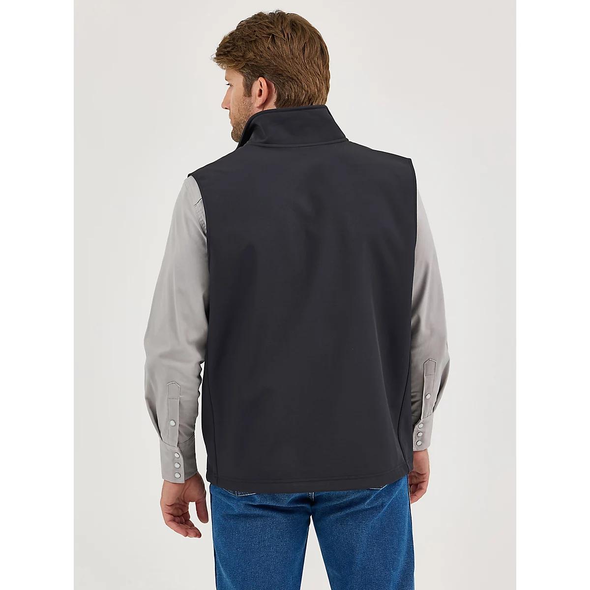 Men's Wrangler® Trail Vest in Blackout Product Image