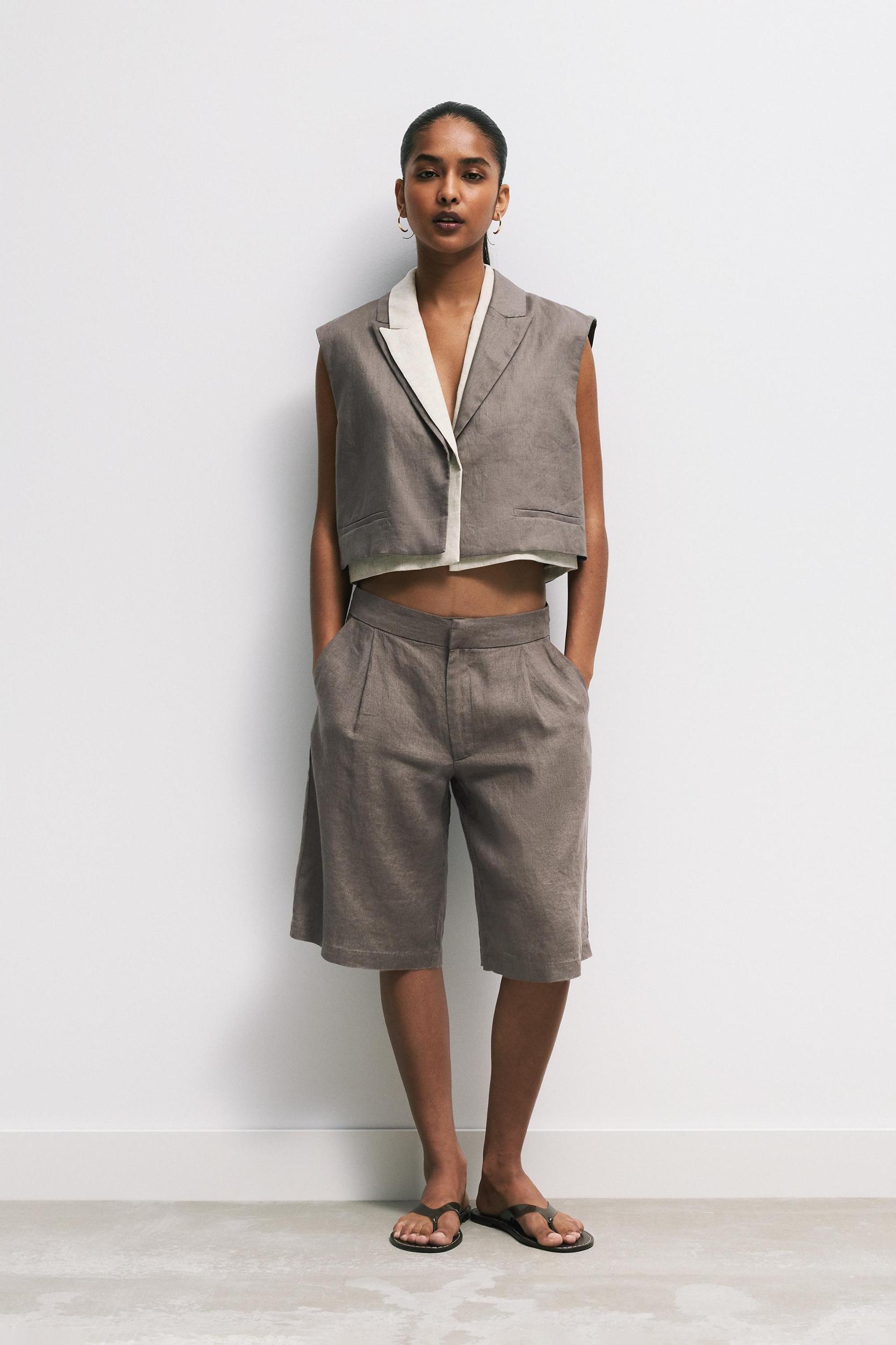 100% linen Bermuda shorts Product Image