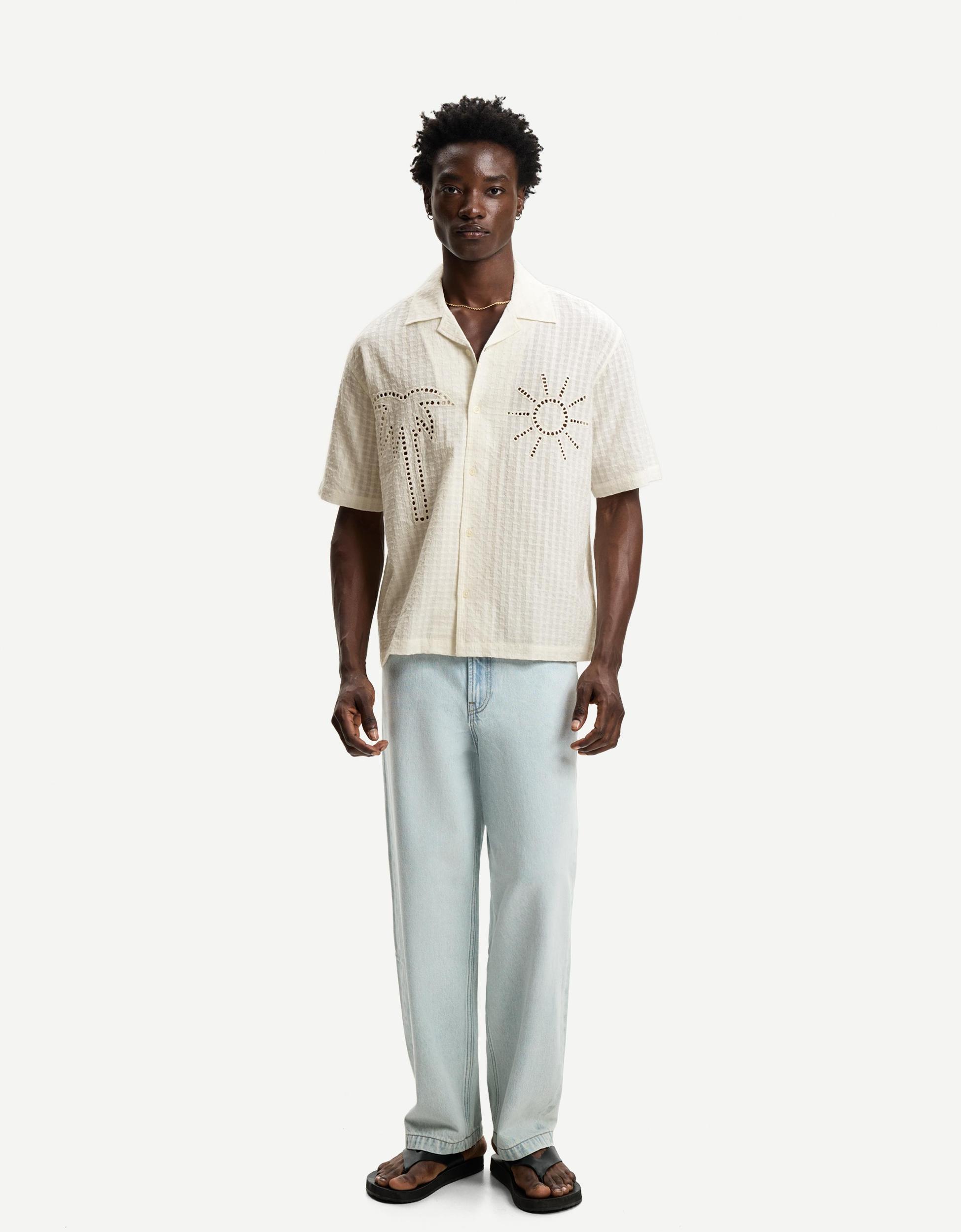 Embroidered short sleeve shirt Product Image