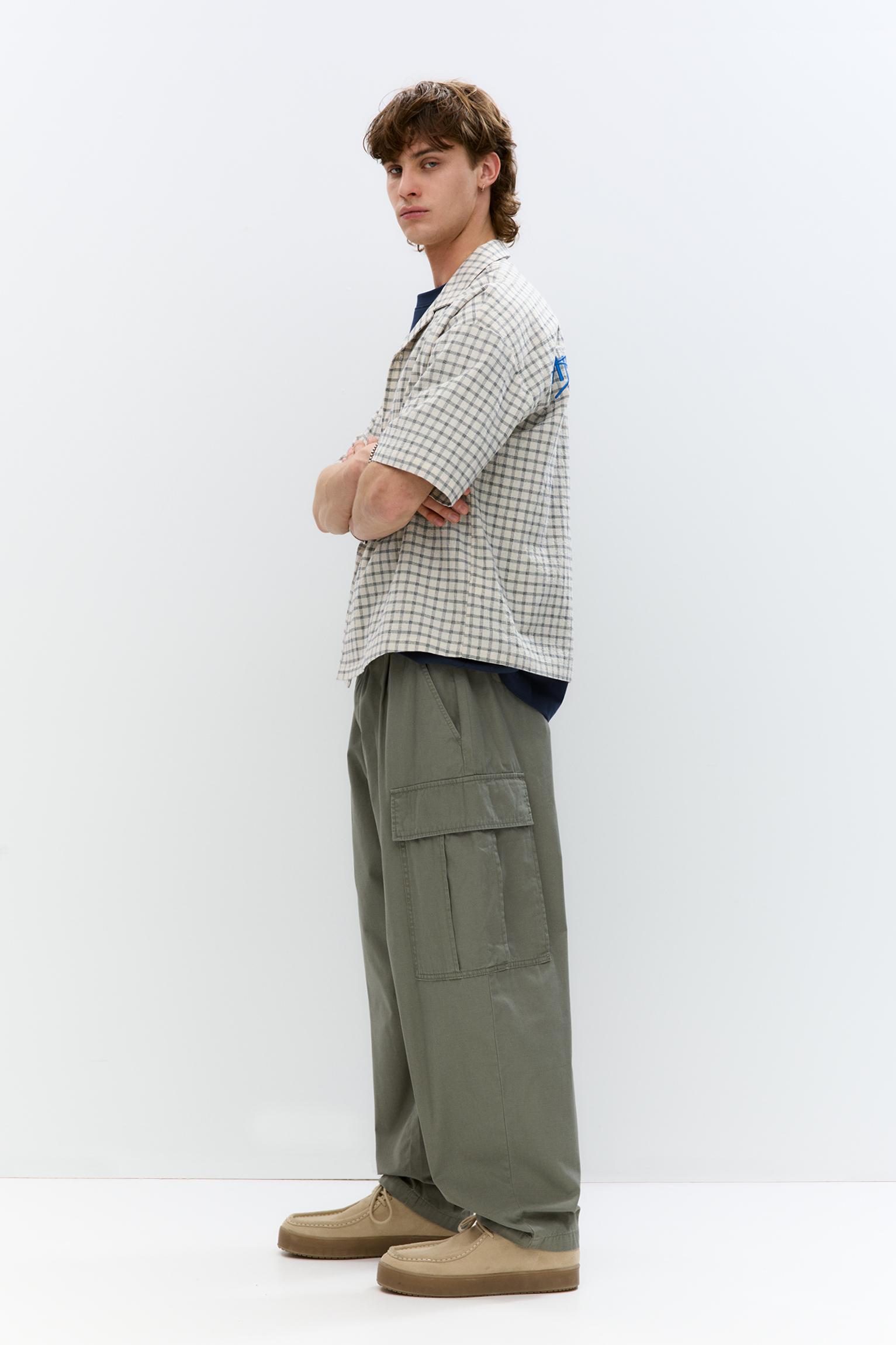 Balloon fit cargo pants Product Image
