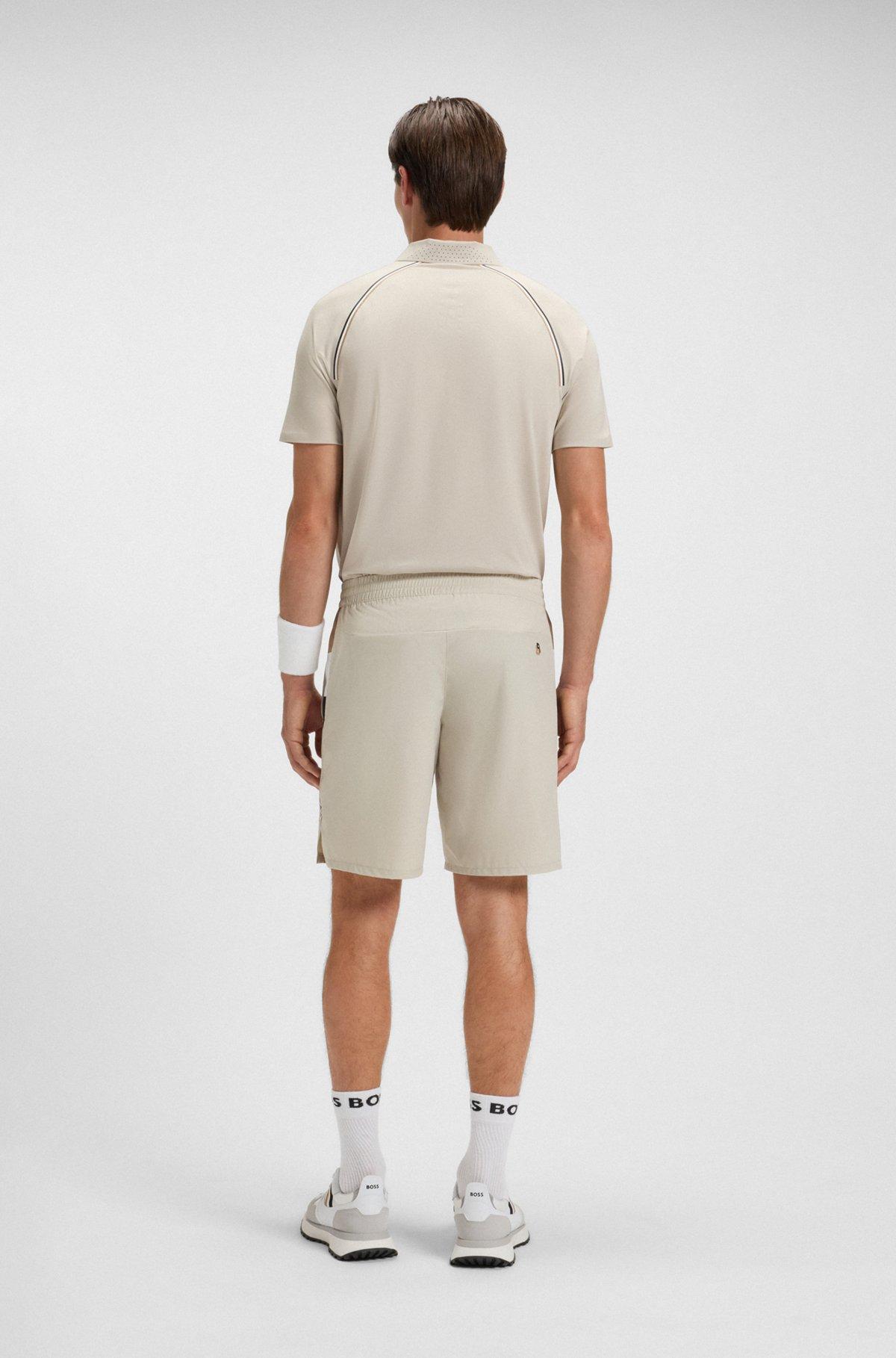 Active tennis shorts in stretch fabric with moisture management Product Image