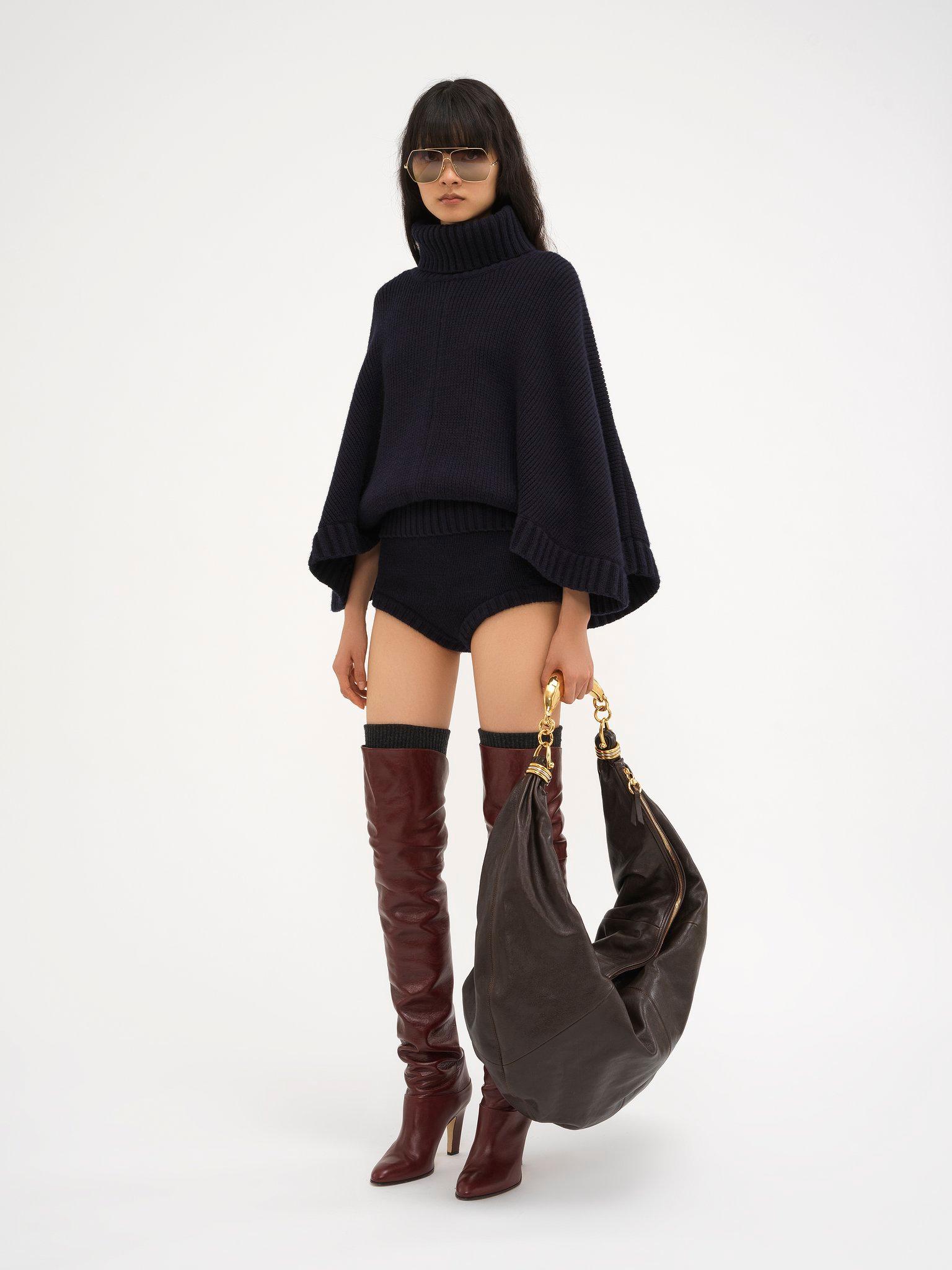 Short turtleneck cape Product Image