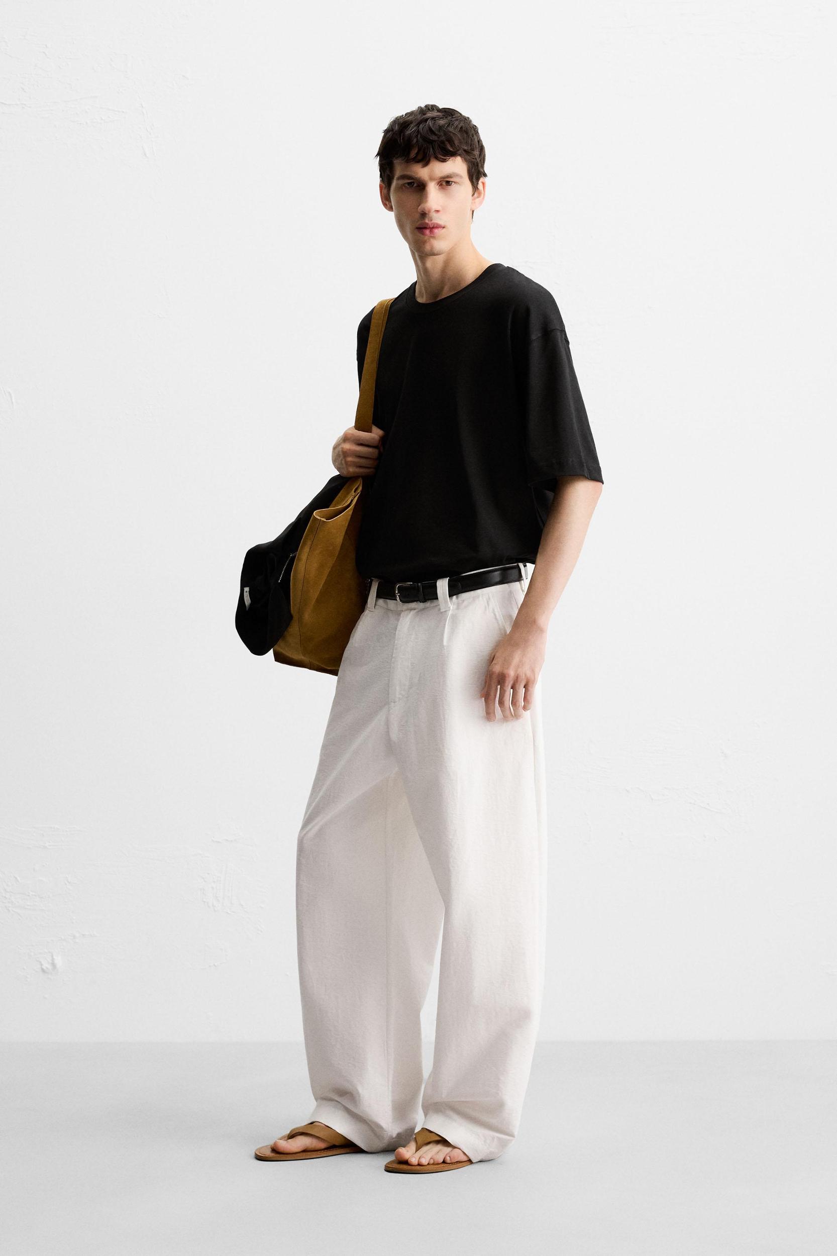 CONTRAST EMBROIDERY T-SHIRT Product Image