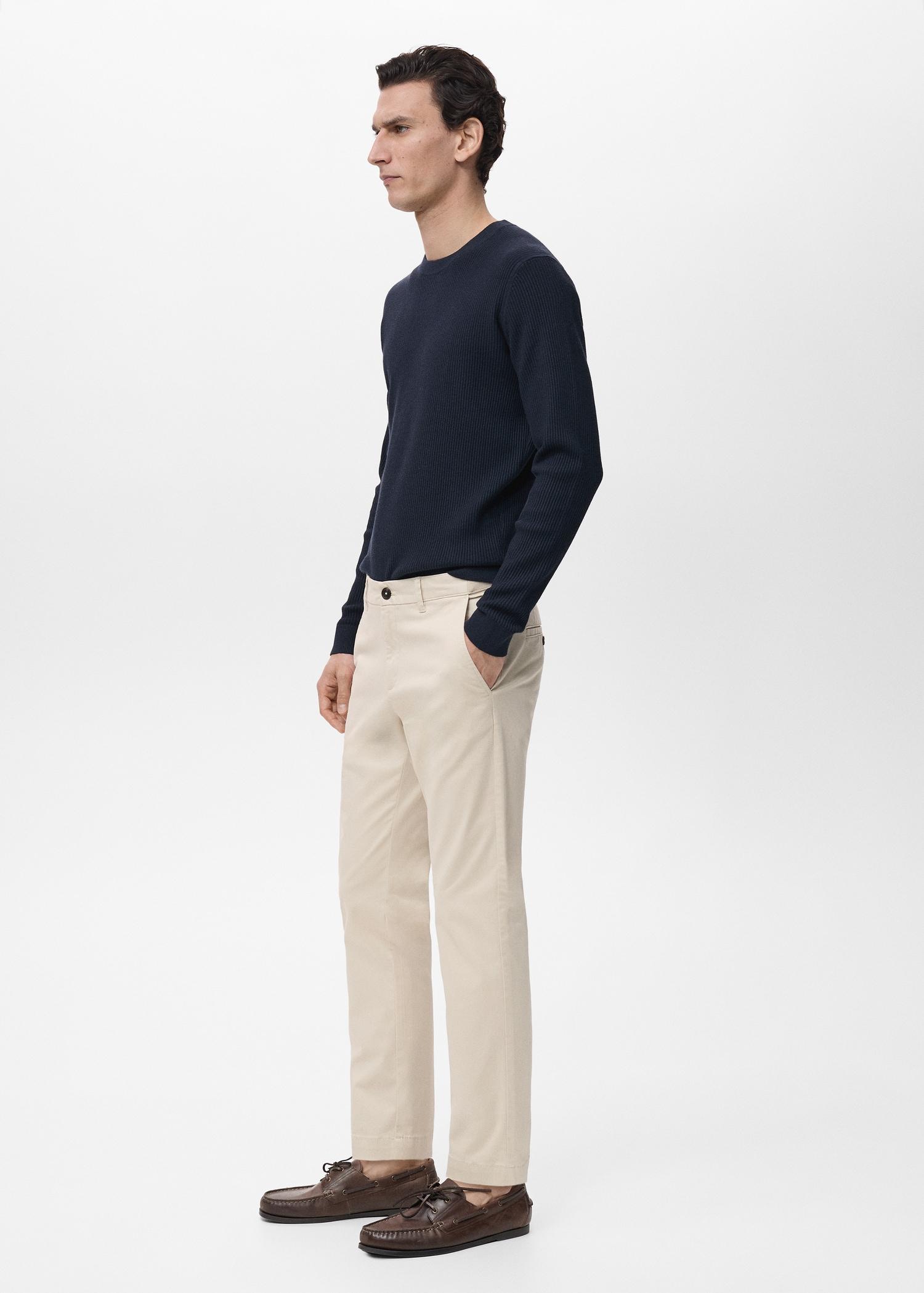 Prato cropped tapered chino pants - Men | MANGO USA Product Image