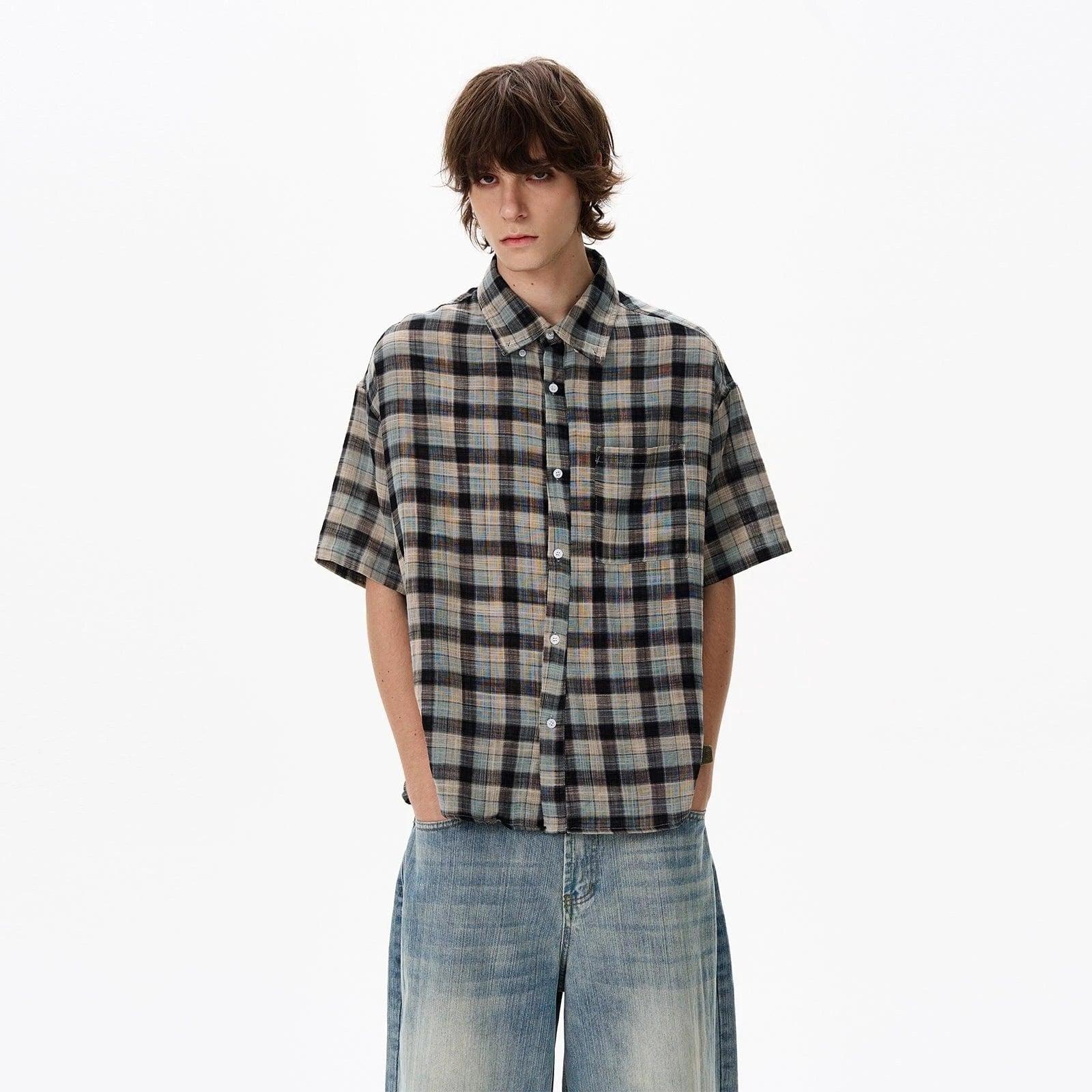 RT No. 18131 PLAID BUTTON-UP SHIRT Product Image