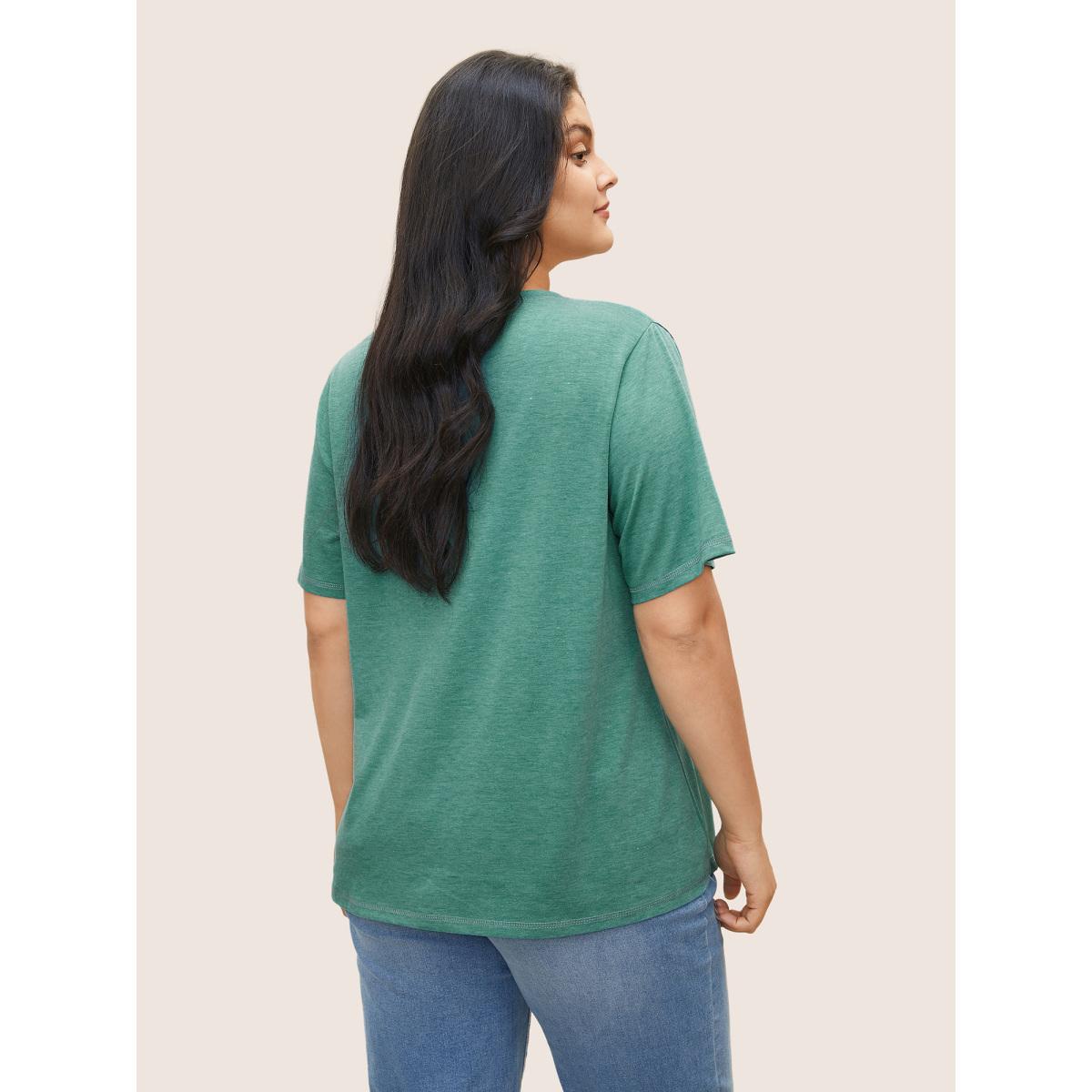 Plus Size Solid Crisscross Neck Contrast Stitch T-shirt Green Women Leisure Plain V-neck Casual T-shirts BloomChic 26/4X Product Image