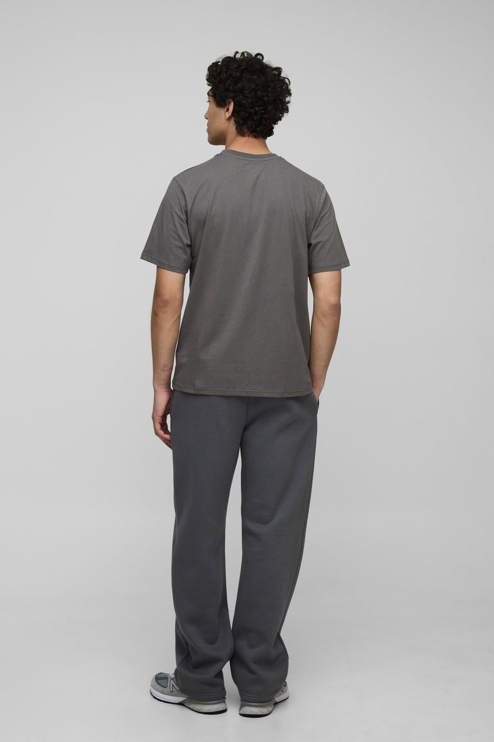 Regular Fit BM Signature Embroidered Crew Neck T-shirt | boohooMAN USA Product Image