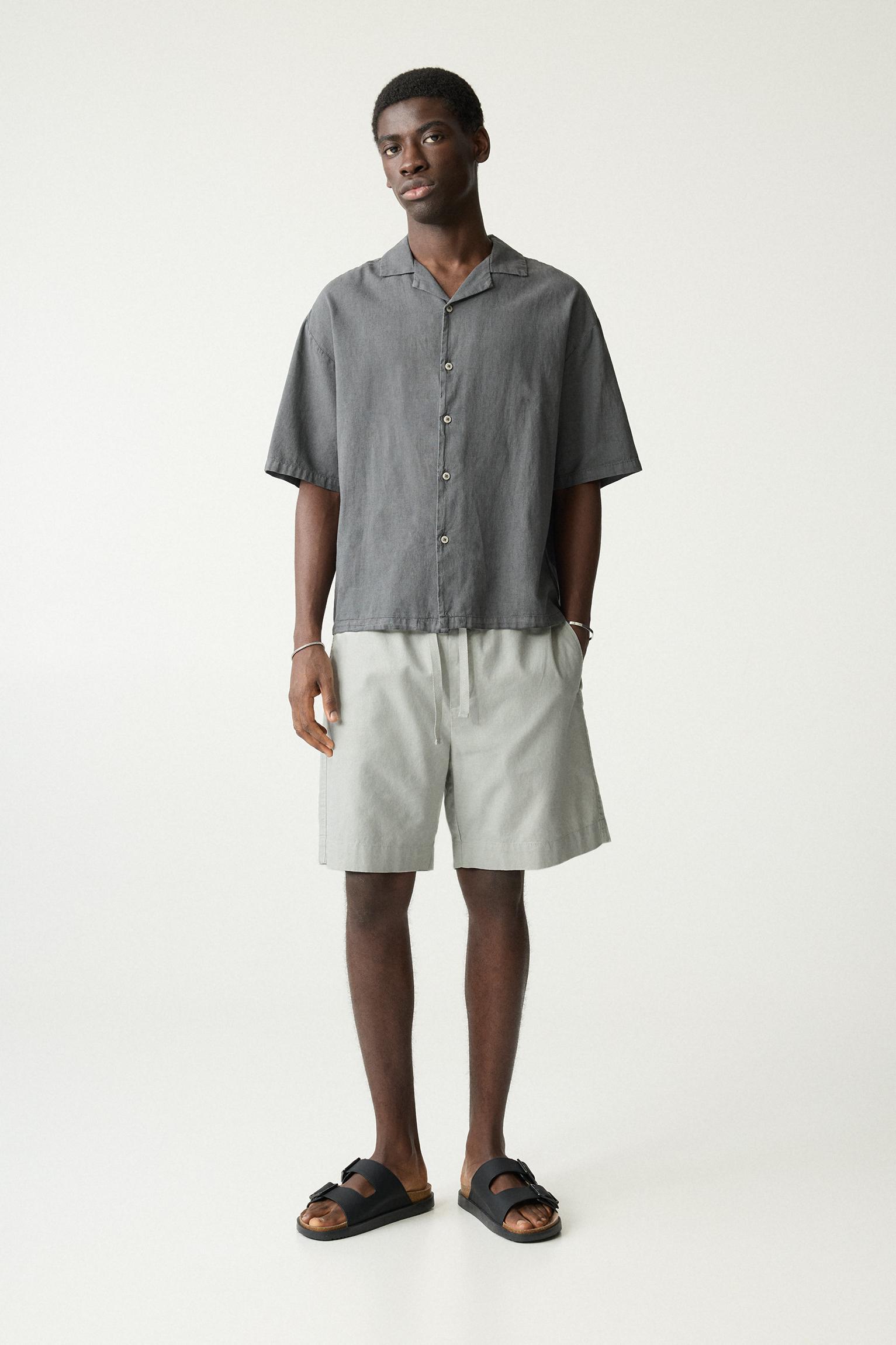 Linen blend jogger Bermuda shorts Product Image