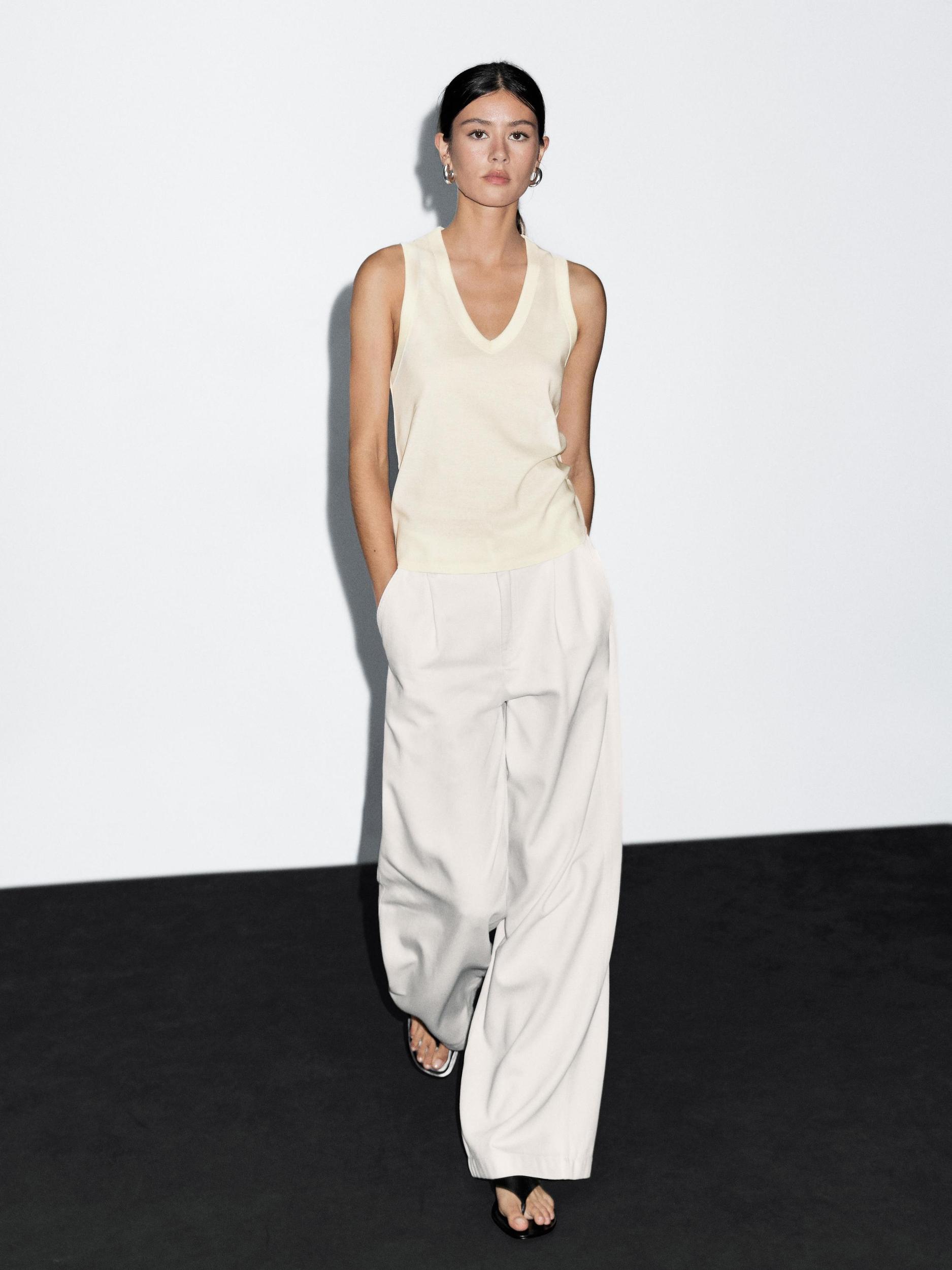 Sleeveless mercerised cotton T-shirt Product Image