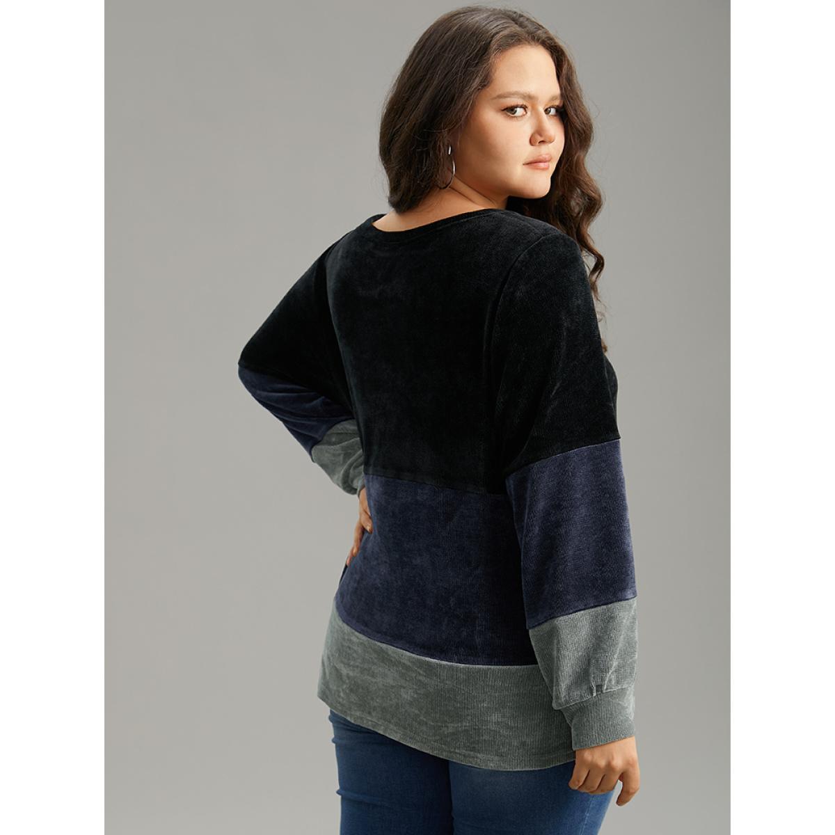 Plus Size Colorblock Patchwork Crew Neck Sweatshirt Women Black Elegant Patchwork Round Neck Dailywear Sweatshirts BloomChic 30/6X Product Image