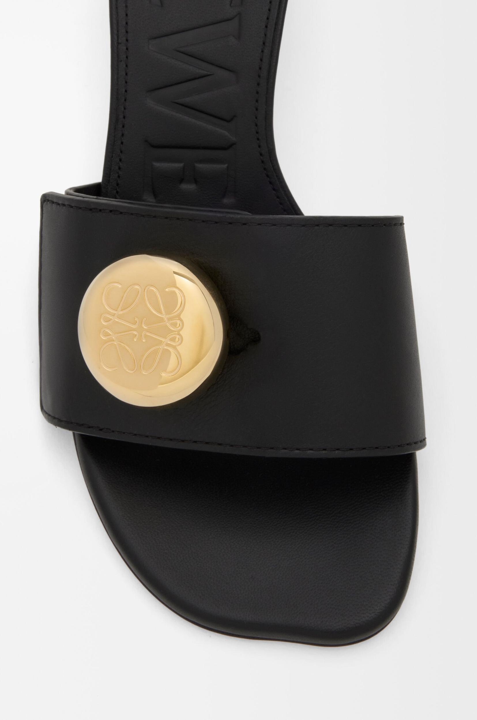 Pebble slide in soft calfskin Product Image