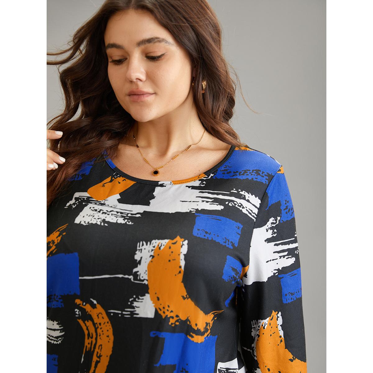 Plus Size Brush Print Contrast Round Neck T-shirt Black Women Elegant Contrast Colorblock Round Neck Dailywear T-shirts BloomChic 30/6X Product Image