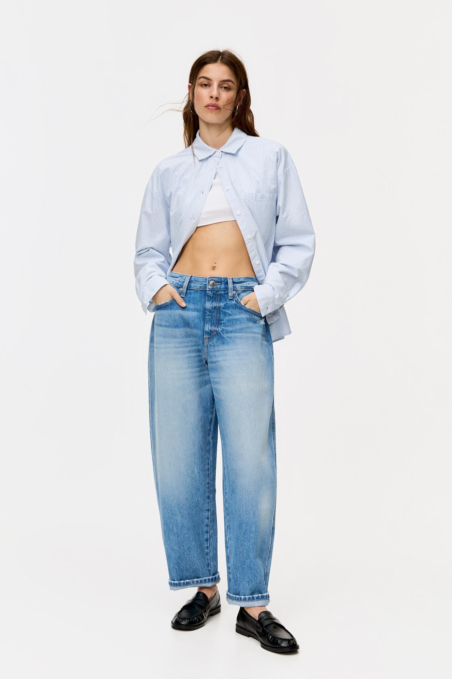 Mid-rise balloon fit jeans Product Image