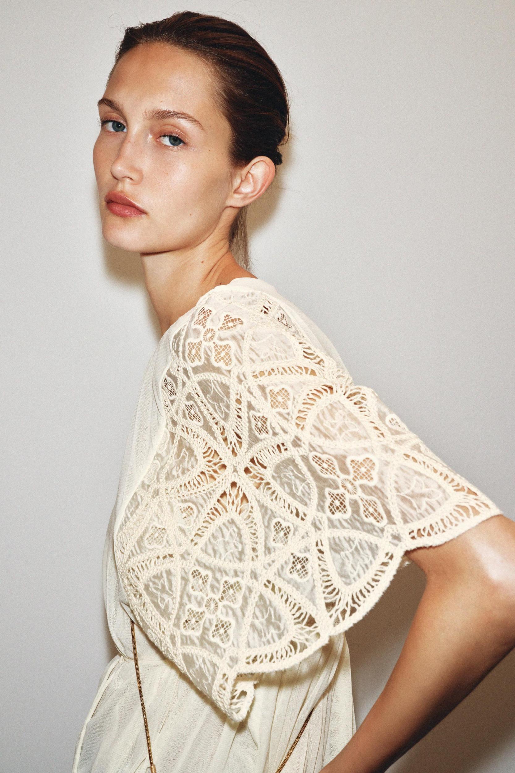 EMBROIDERED TOP Product Image