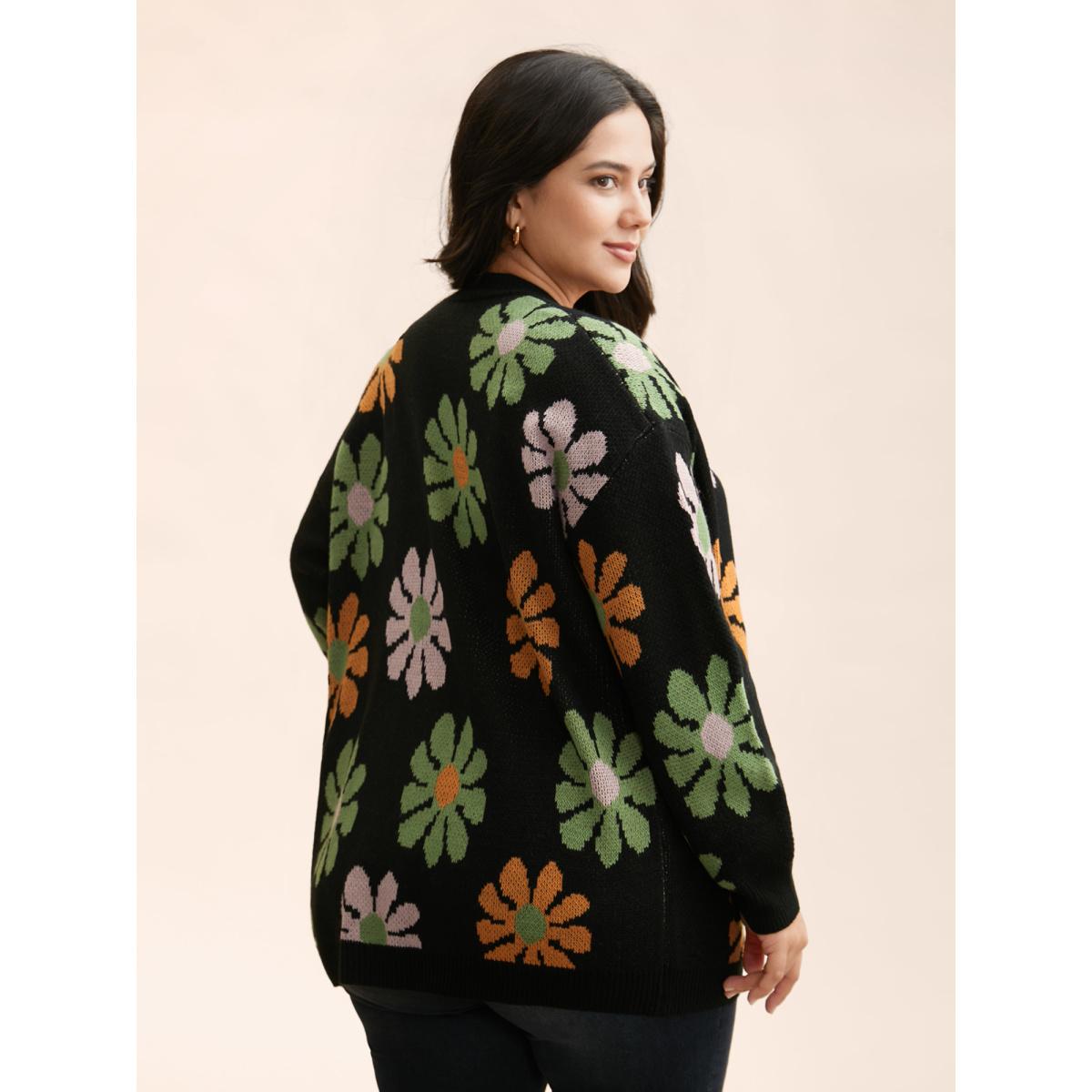 Plus Size Contrast Floral Patch Pocket Cardigan Black Women Casual Loose Long Sleeve Everyday Cardigans BloomChic 30/6X Product Image