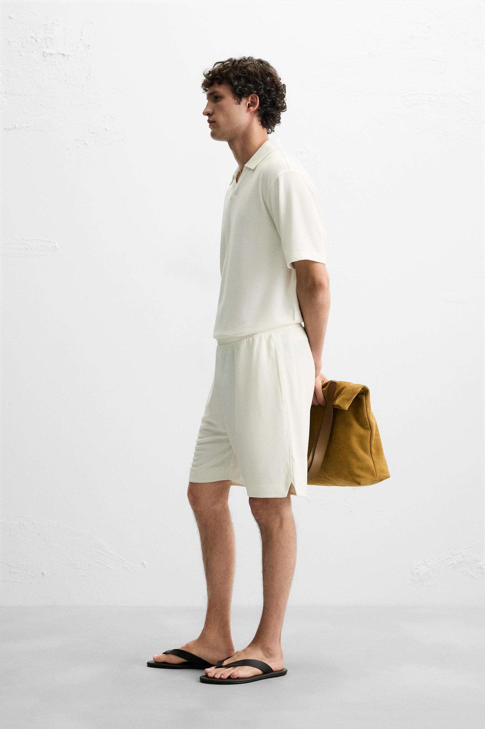 CHECKERED TEXTURED SHORTS Product Image