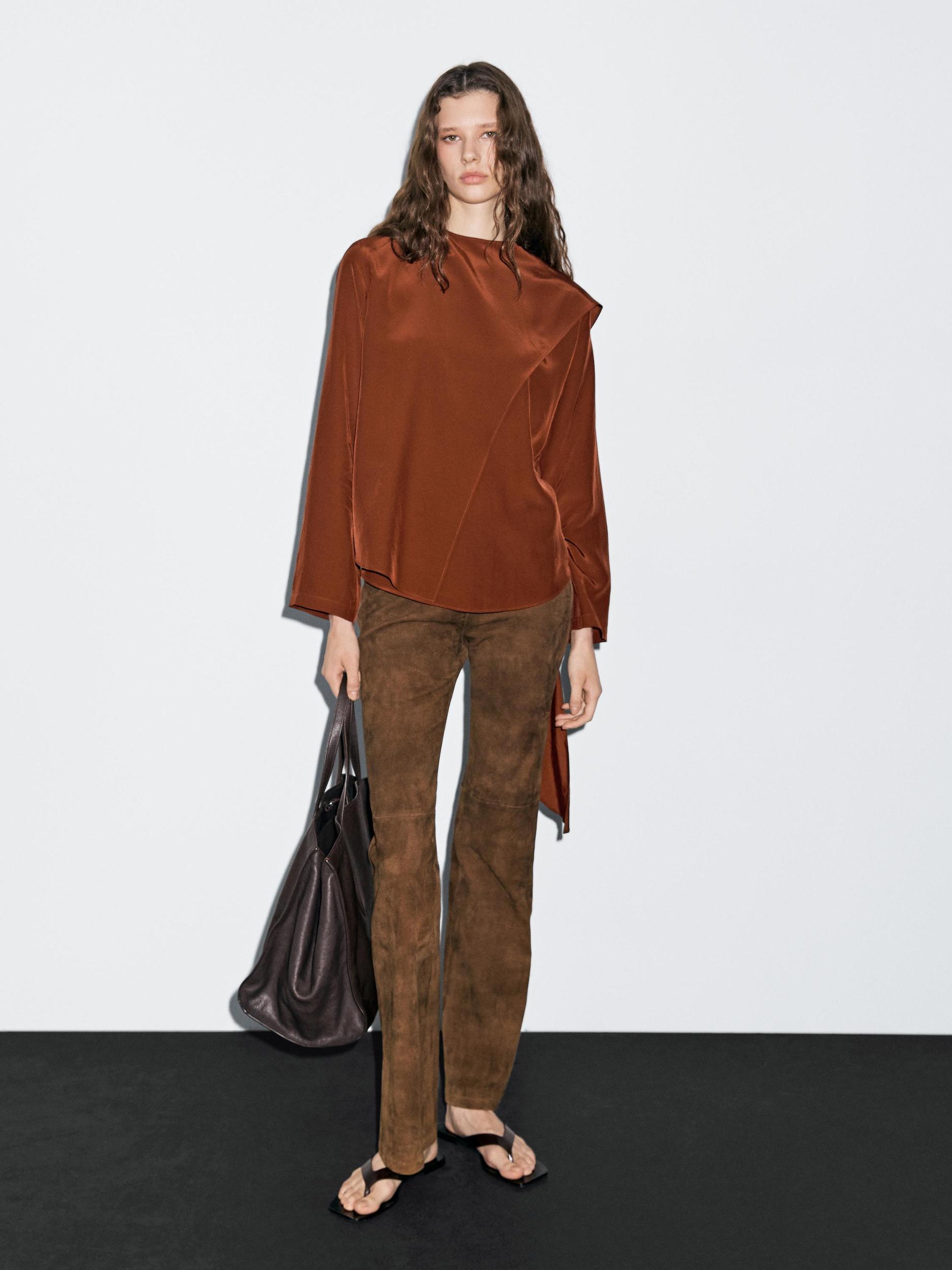 Flowing blouse with tied neck Product Image