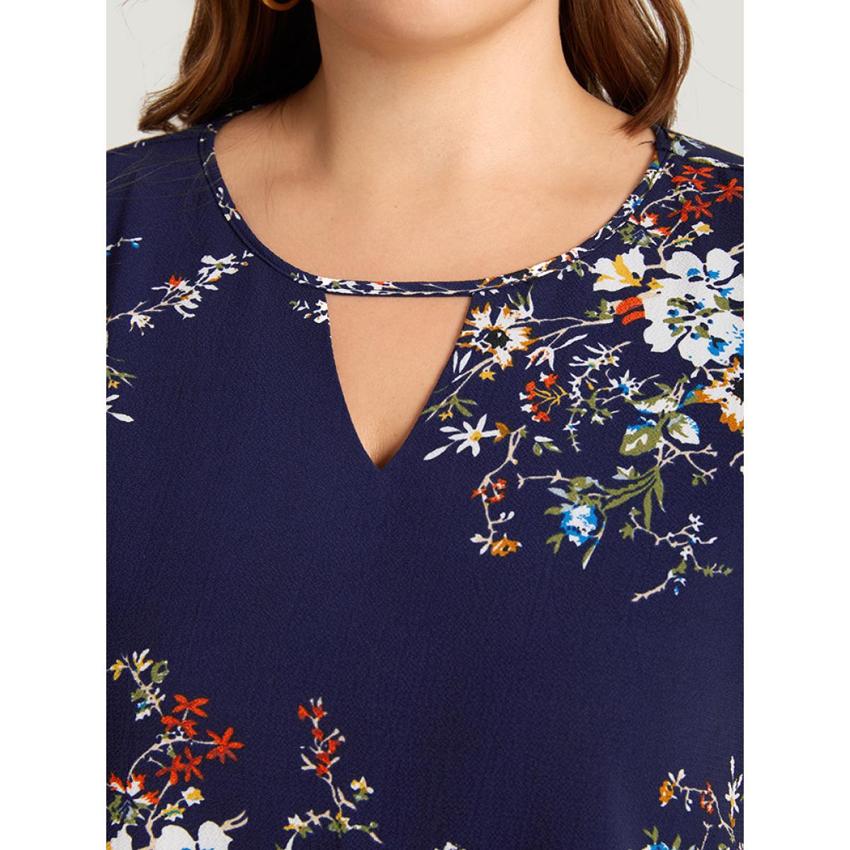 Plus Size Indigo Floral Print Keyhole Flutter Sleeve Blouse Women Elegant Short sleeve Keyhole Cut-Out Dailywear Blouses BloomChic 28/5X Product Image