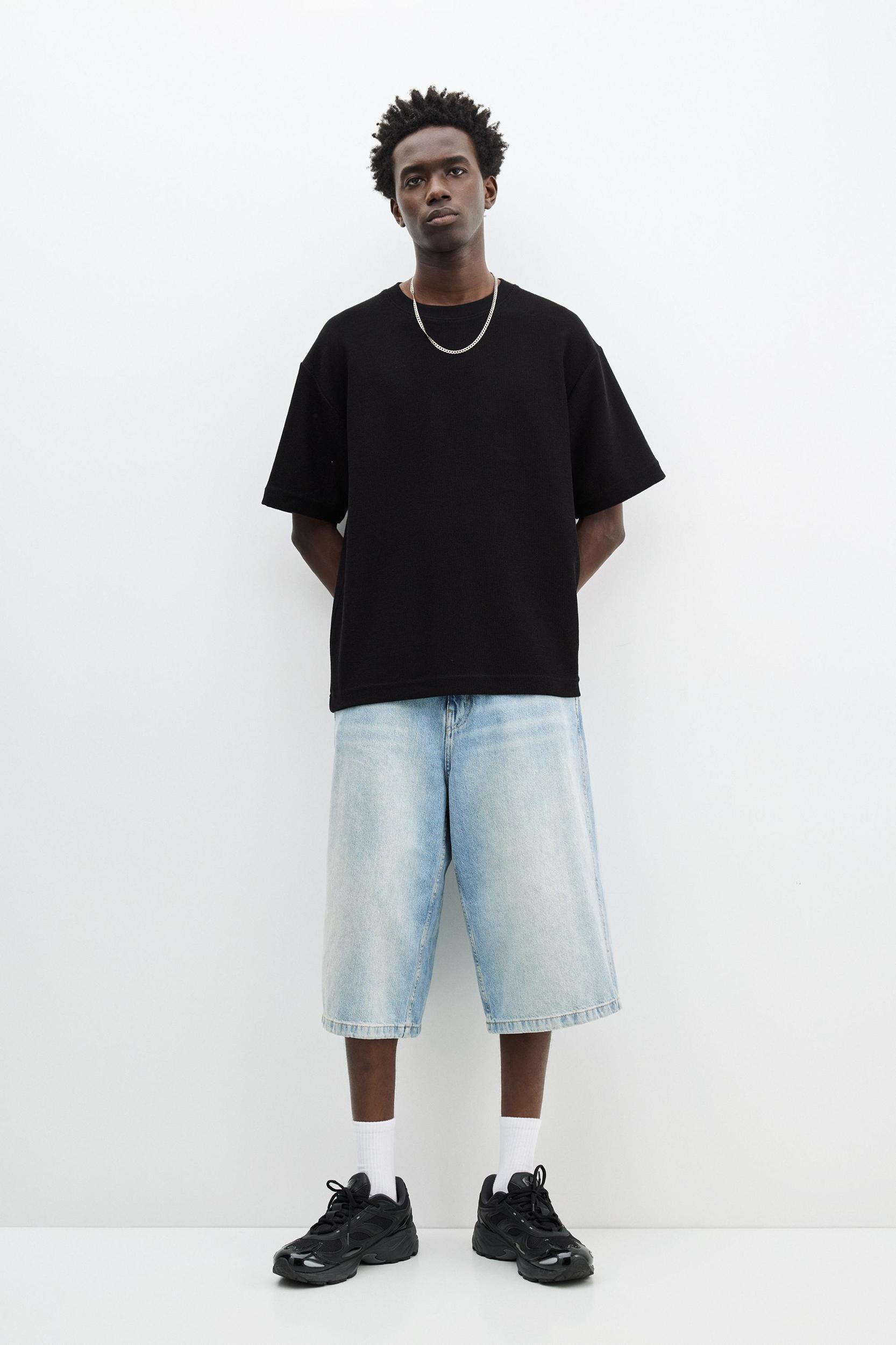 Textured short sleeve sweatshirt Product Image