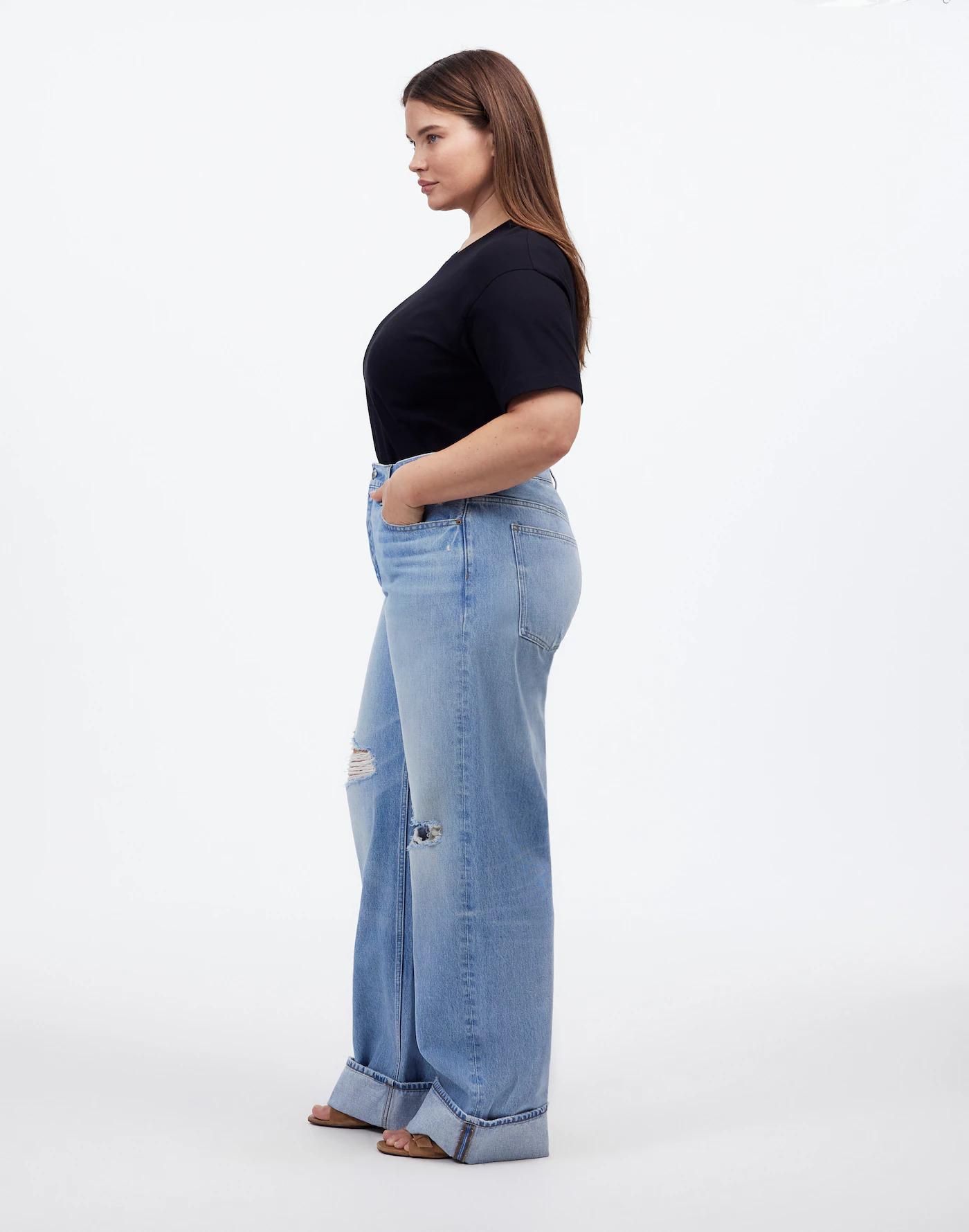 Plus Low-Slung Baggy Jeans Product Image