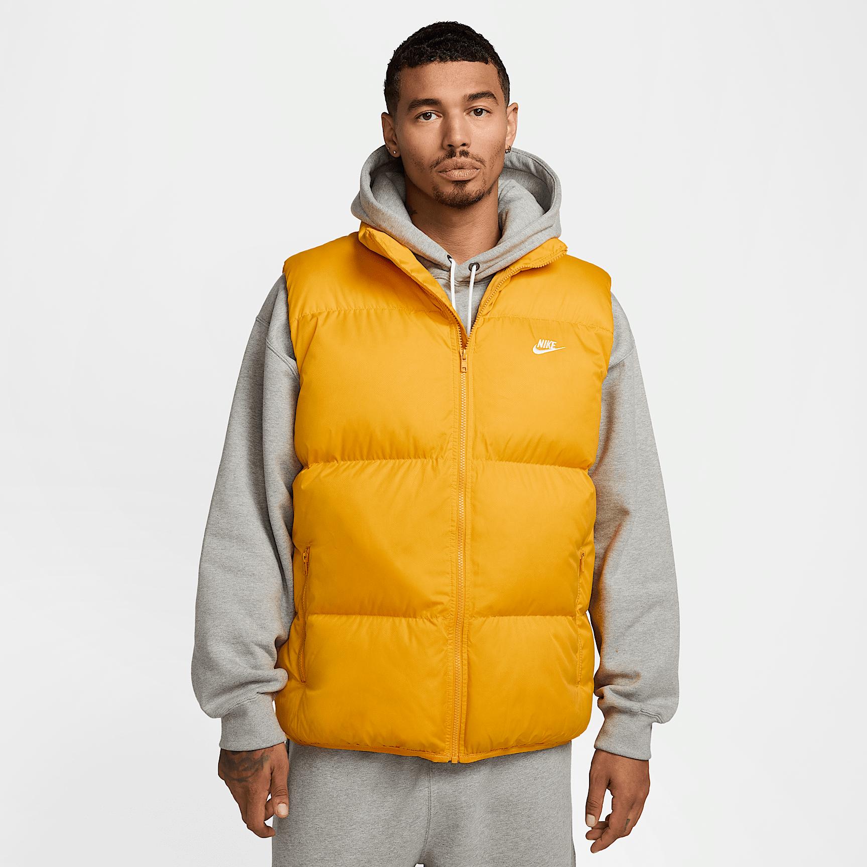 Nike Sportswear Club PrimaLoft® Men's Water-Repellent Puffer Vest Product Image