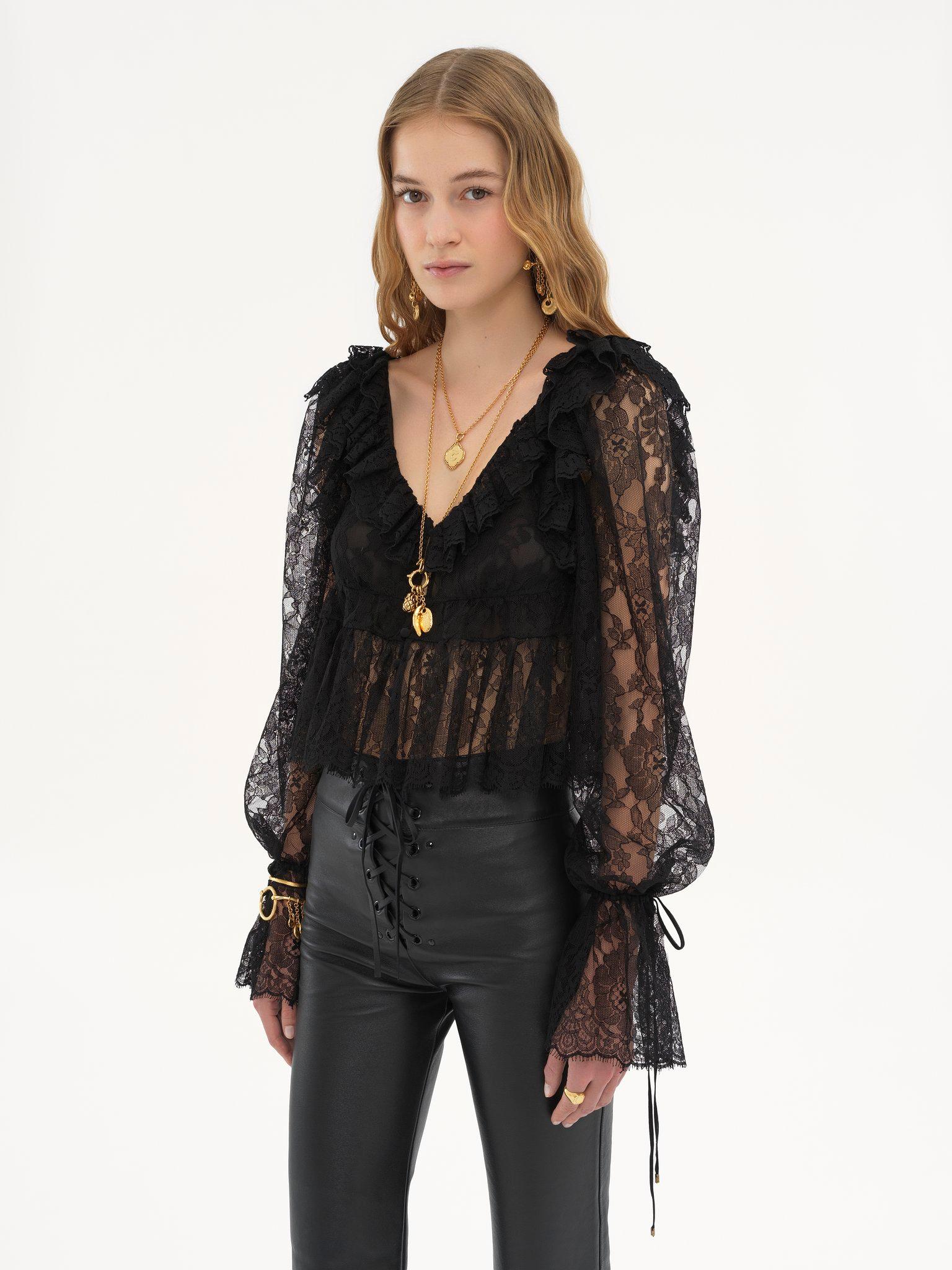 V-neck cropped top in lace Product Image