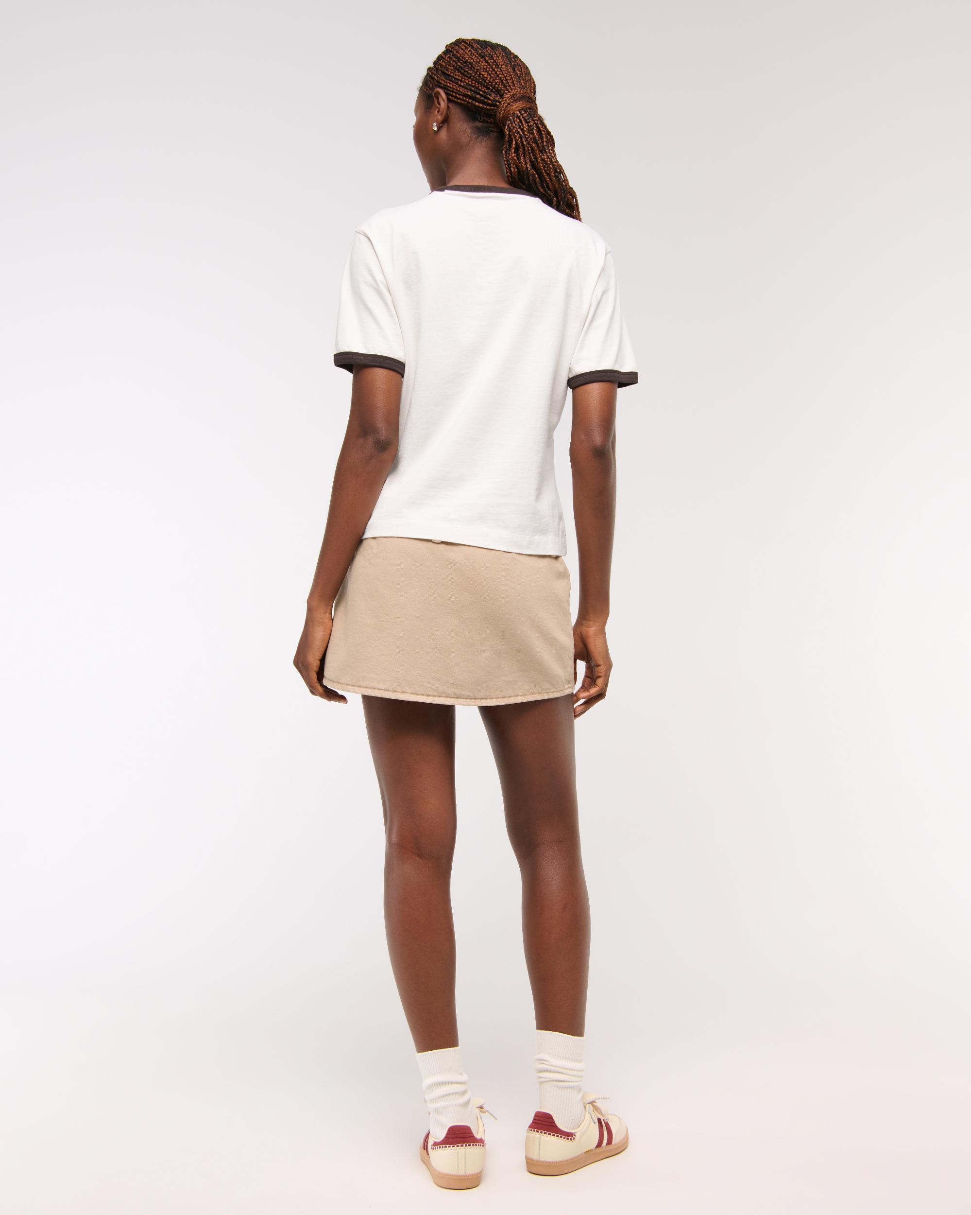 Short-Sleeve Coors Banquet Graphic Relaxed Tee Product Image