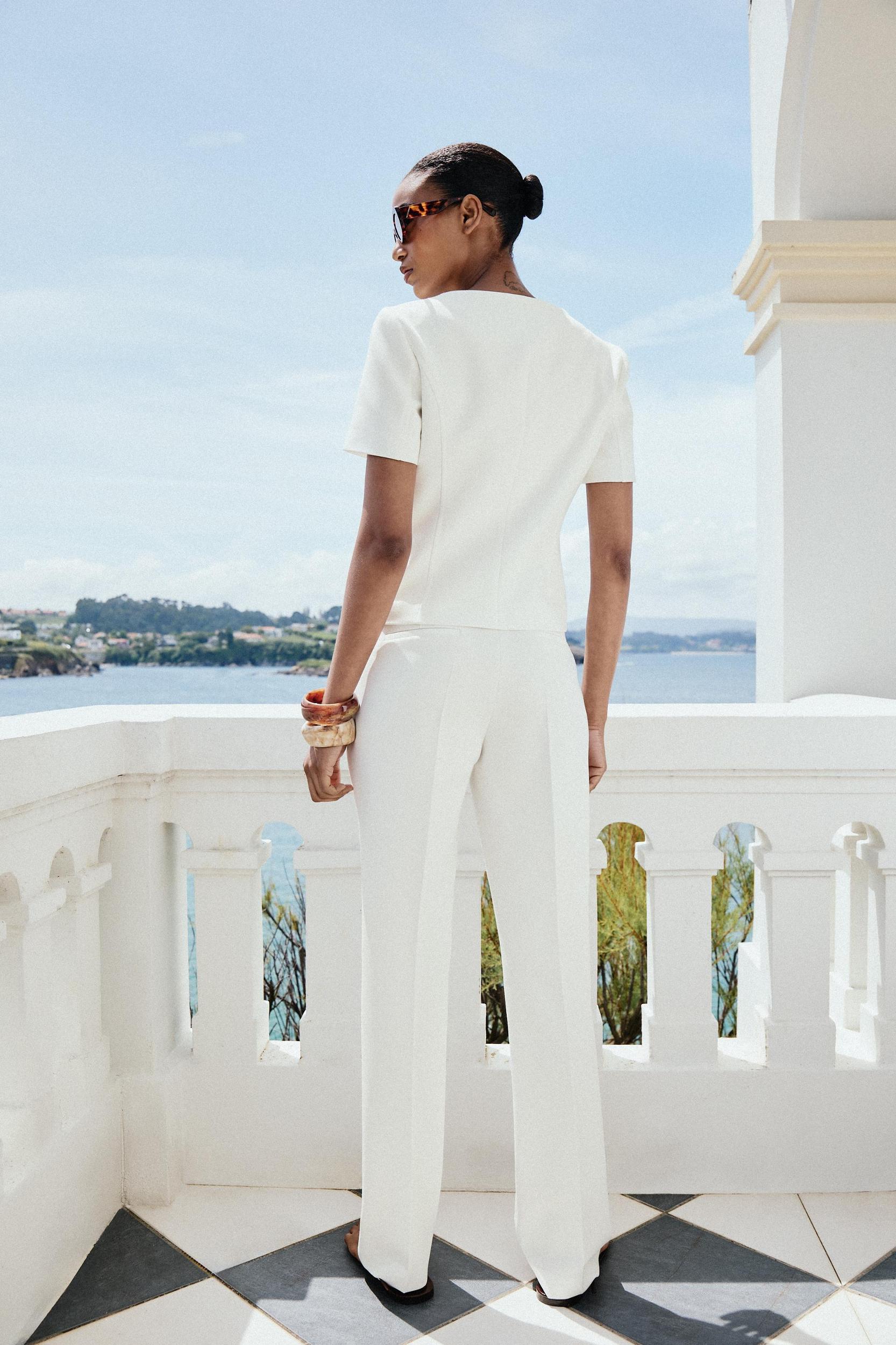 SHORT SLEEVE BLAZER Product Image