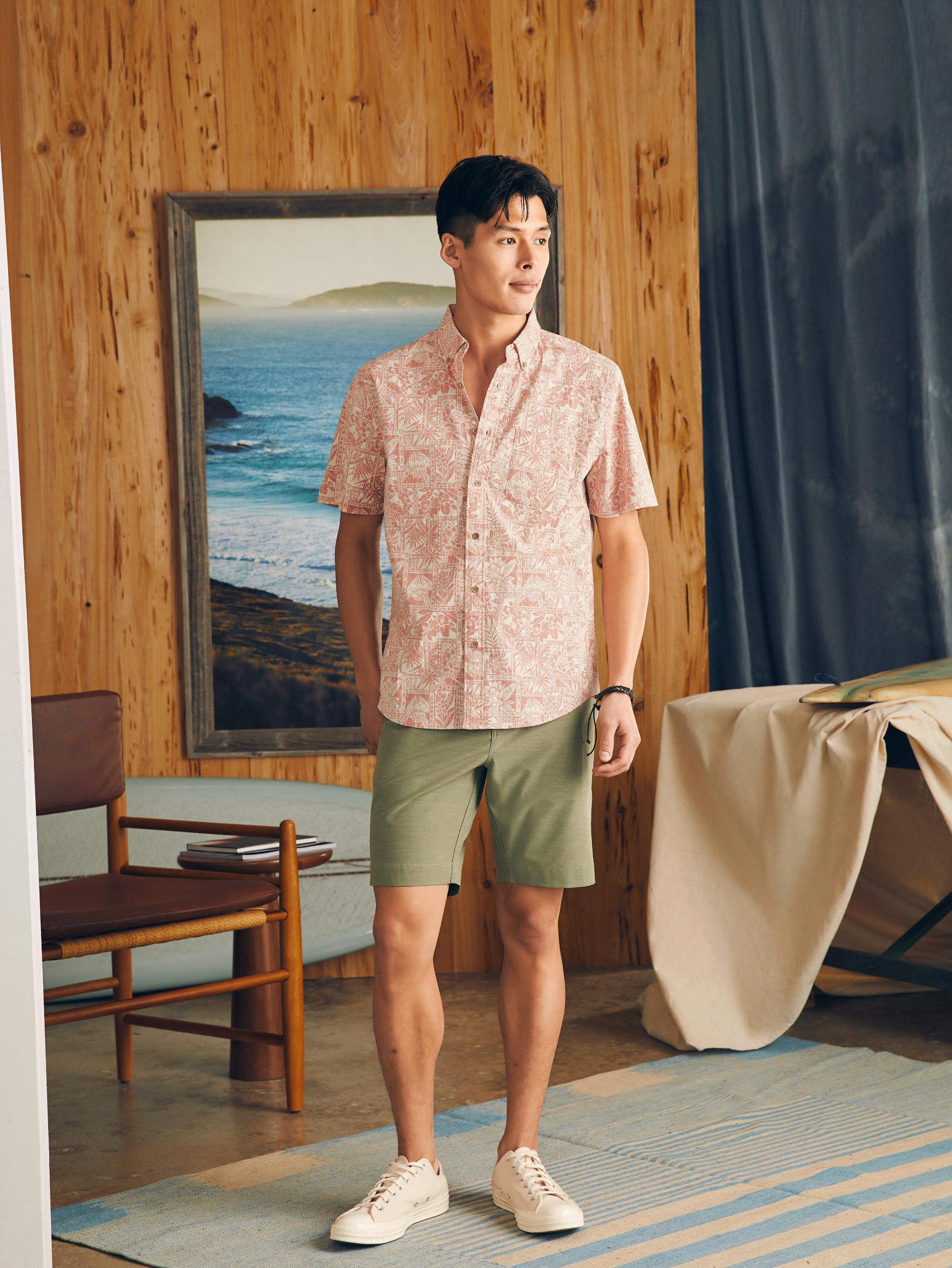 Short-Sleeve Stretch Playa Shirt - Coral Tile Print Male Product Image