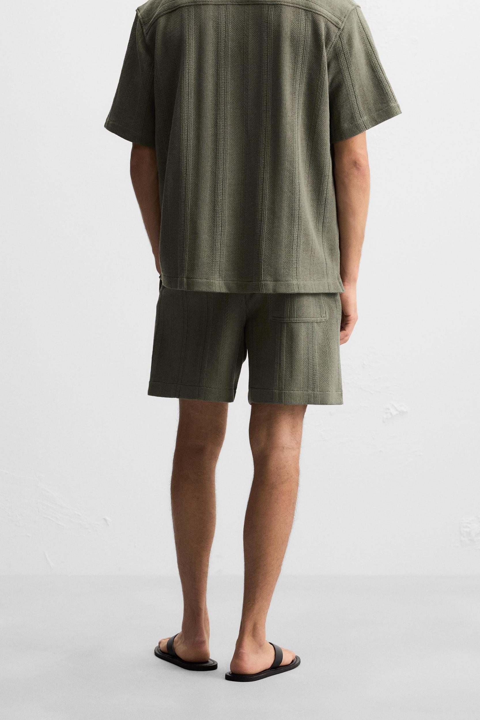 JACQUARD TEXTURED SHORTS Product Image