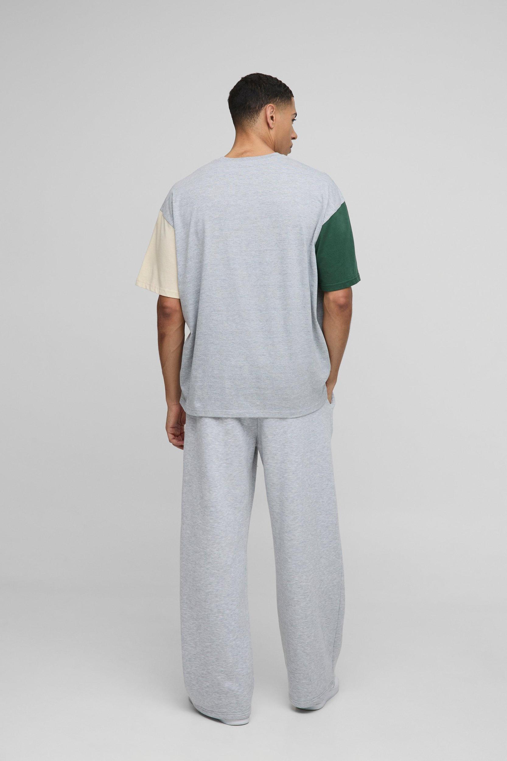 Oversized Man Colour Block T-Shirt | boohooMAN USA Product Image