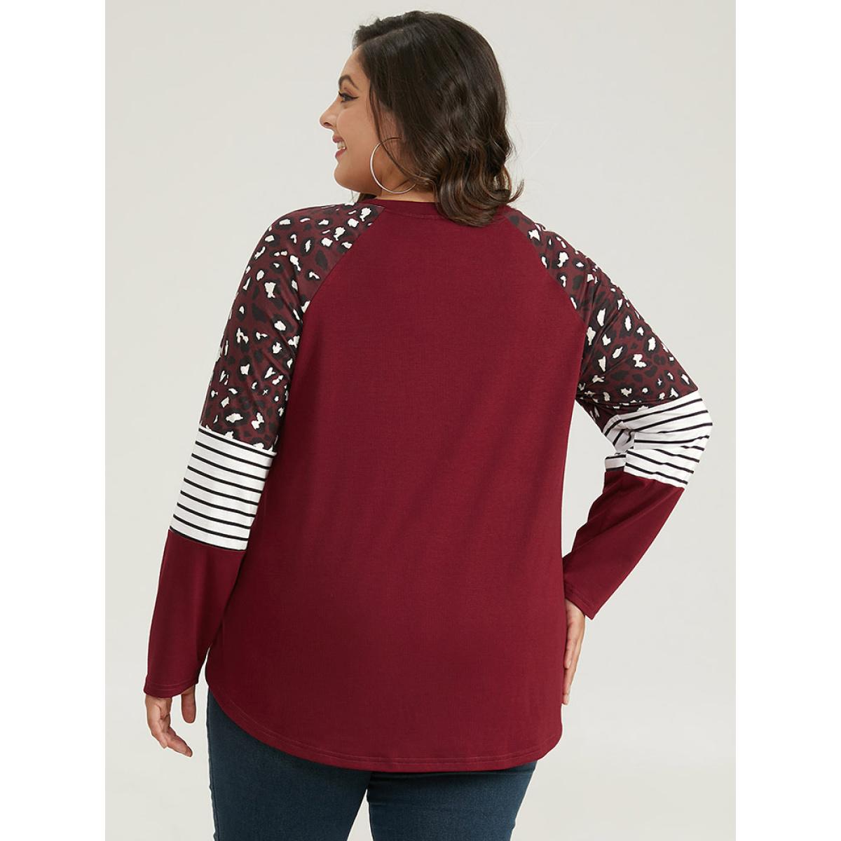 Plus Size Leopard Striped Patchwork Raglan Sleeve T-shirt Burgundy Women Casual Contrast Leopard Round Neck Dailywear T-shirts BloomChic 26/4X Product Image