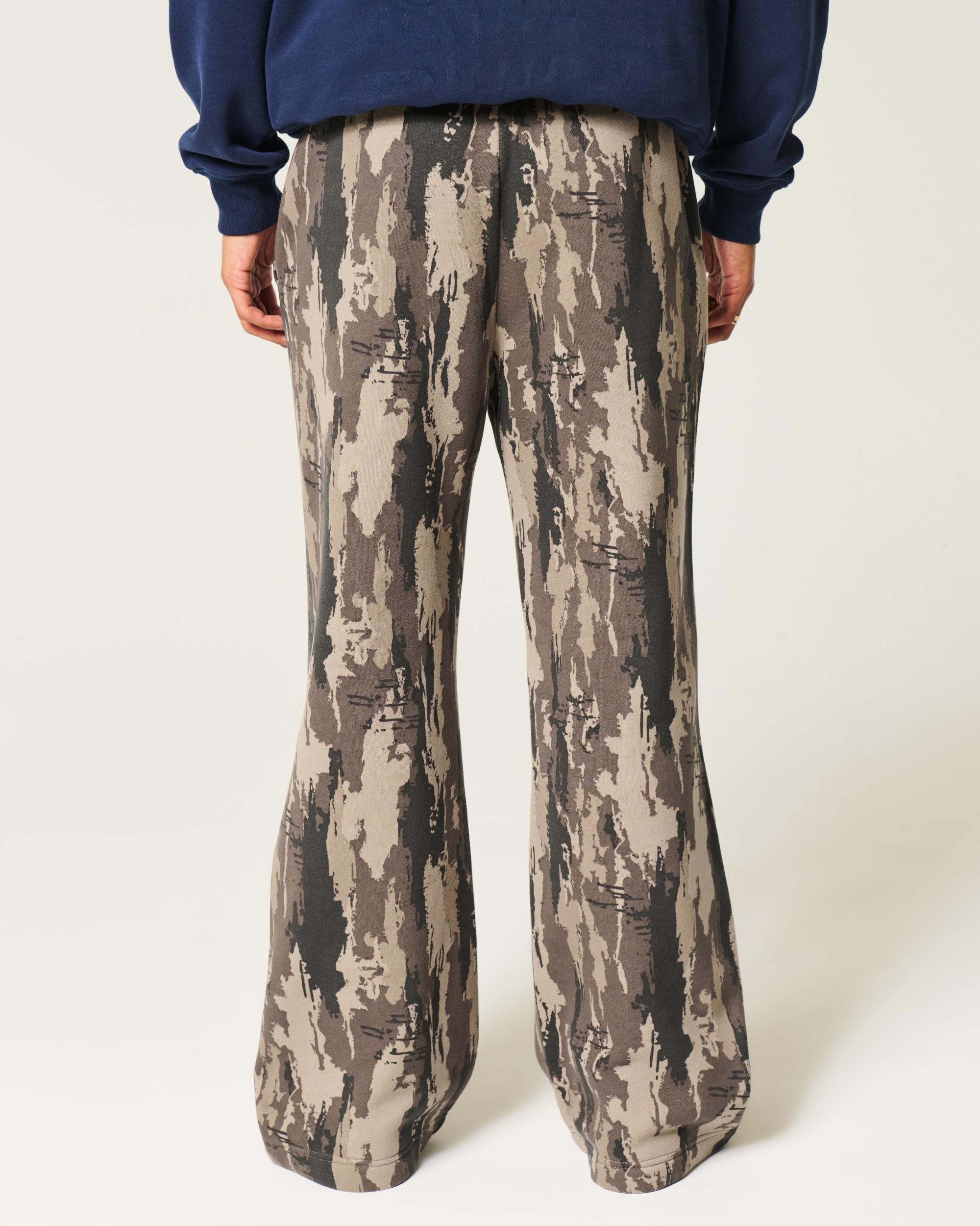 Applique Graphic Bootcut Sweatpants Product Image