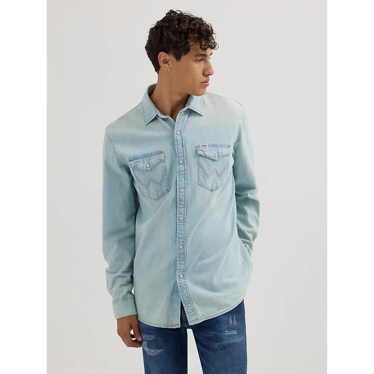 Men's Long Sleeve Western Denim Shirt in Light Wash Product Image