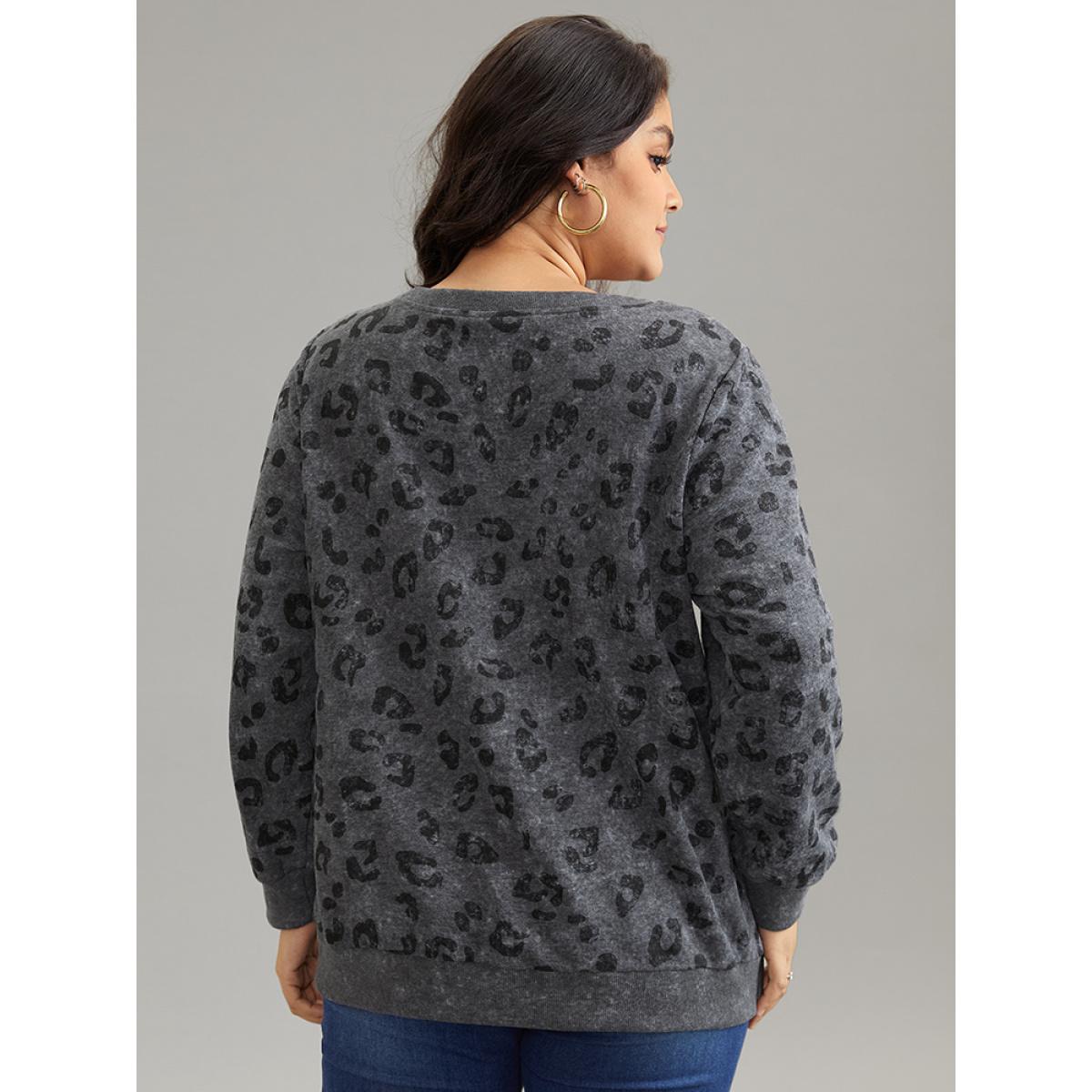 Plus Size Leopard Graphic Rib Knit Elastic Hem Sweatshirt Women DimGray Casual Rib Knit Round Neck Dailywear Sweatshirts BloomChic 14-16/1X Product Image