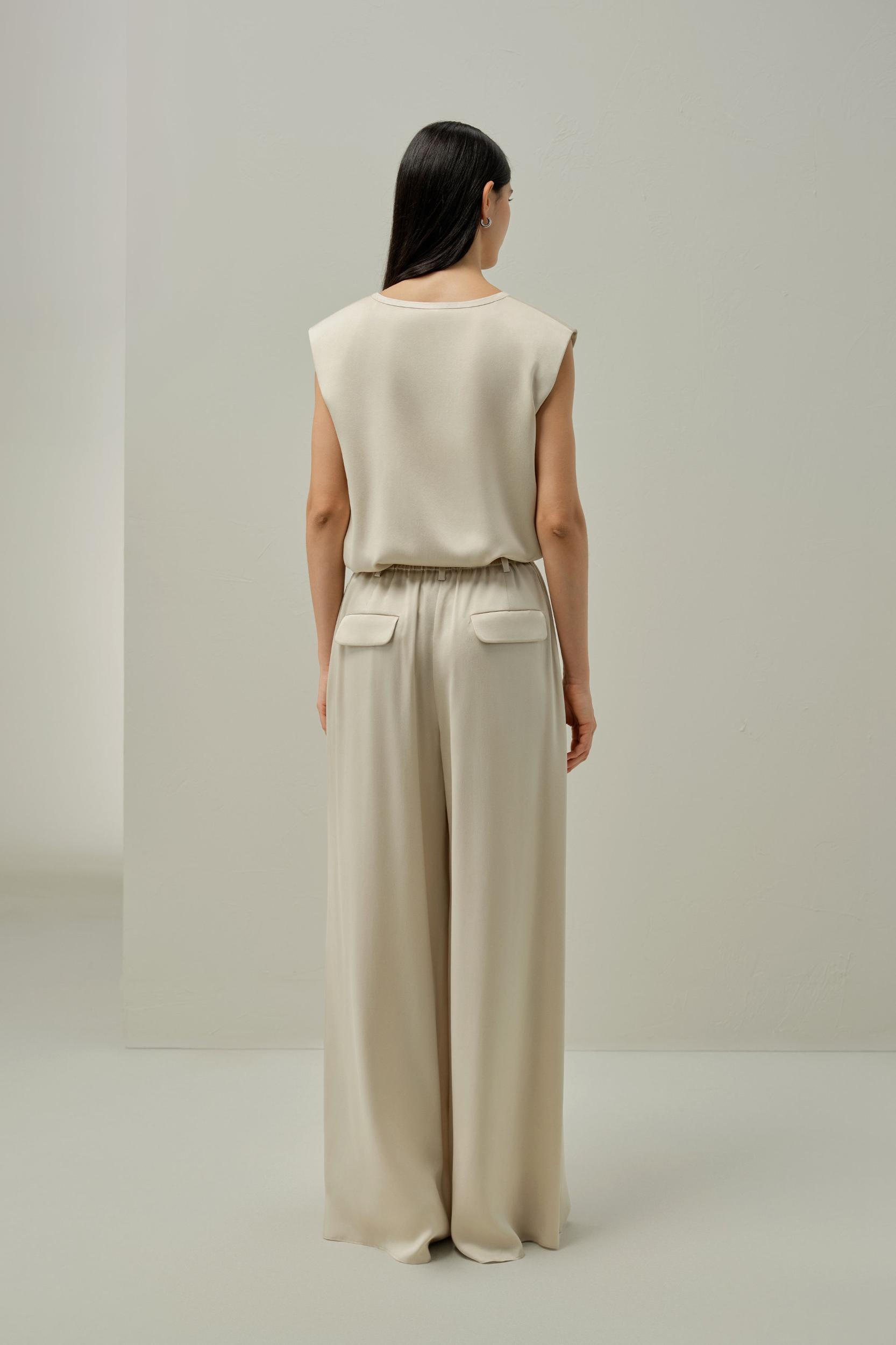 LILYSILK x Melissa Murrell Silk Suede Sleeveless V Neck Top Product Image