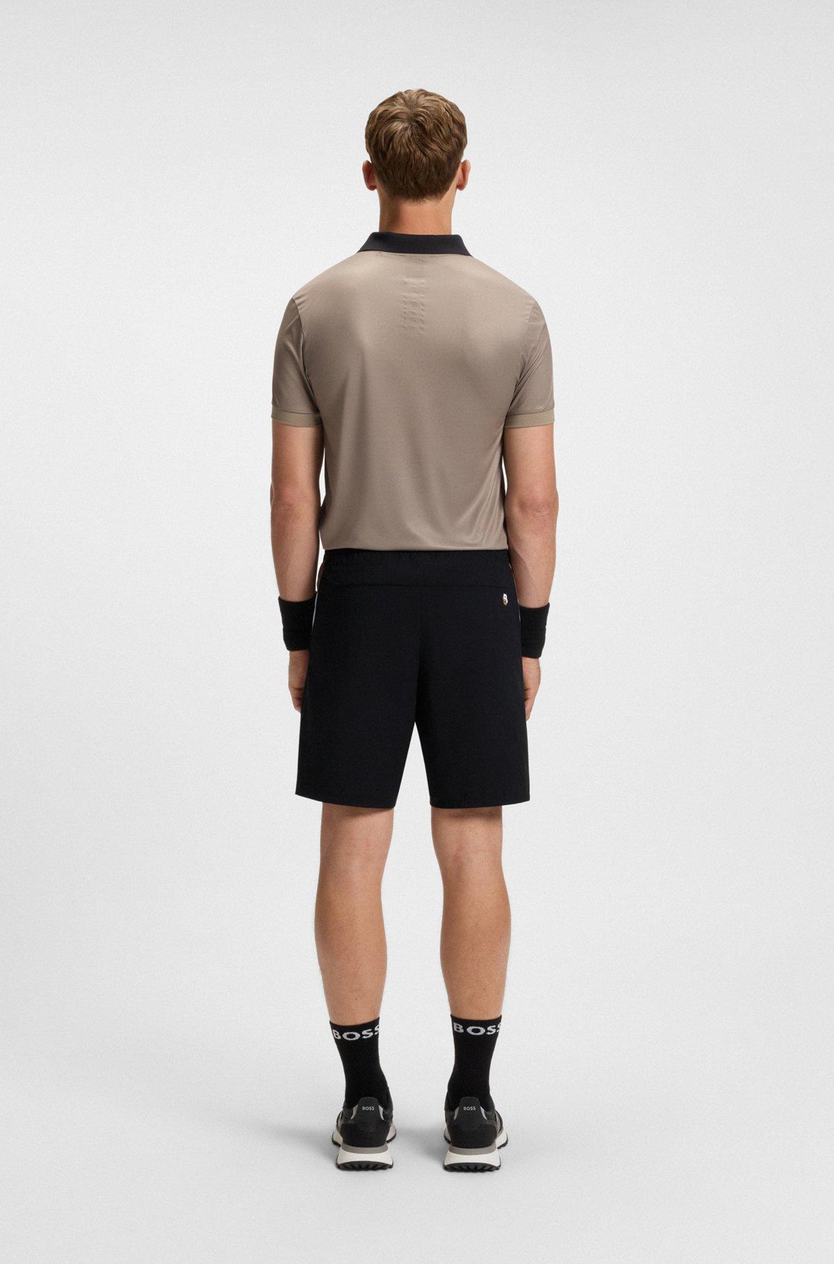 Active tennis shorts in stretch fabric with moisture management Product Image