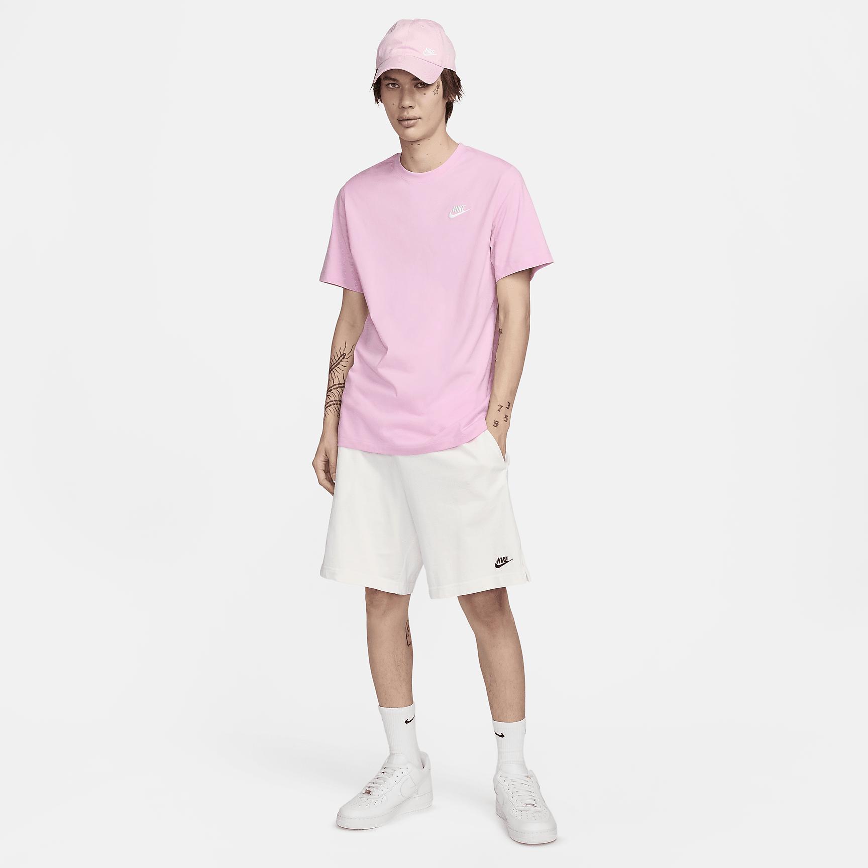 Nike Sportswear Club Men's T-Shirt Product Image