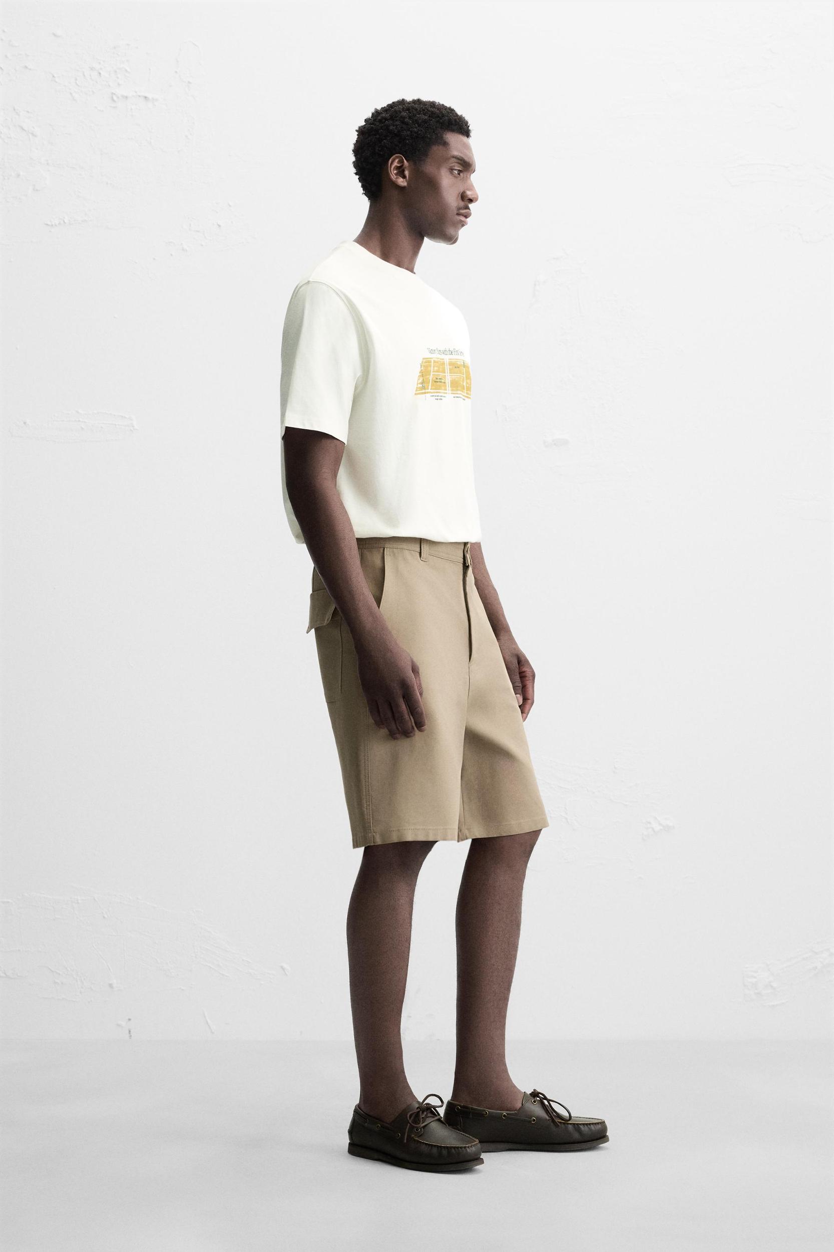 CONTRAST PRINT T-SHIRT Product Image