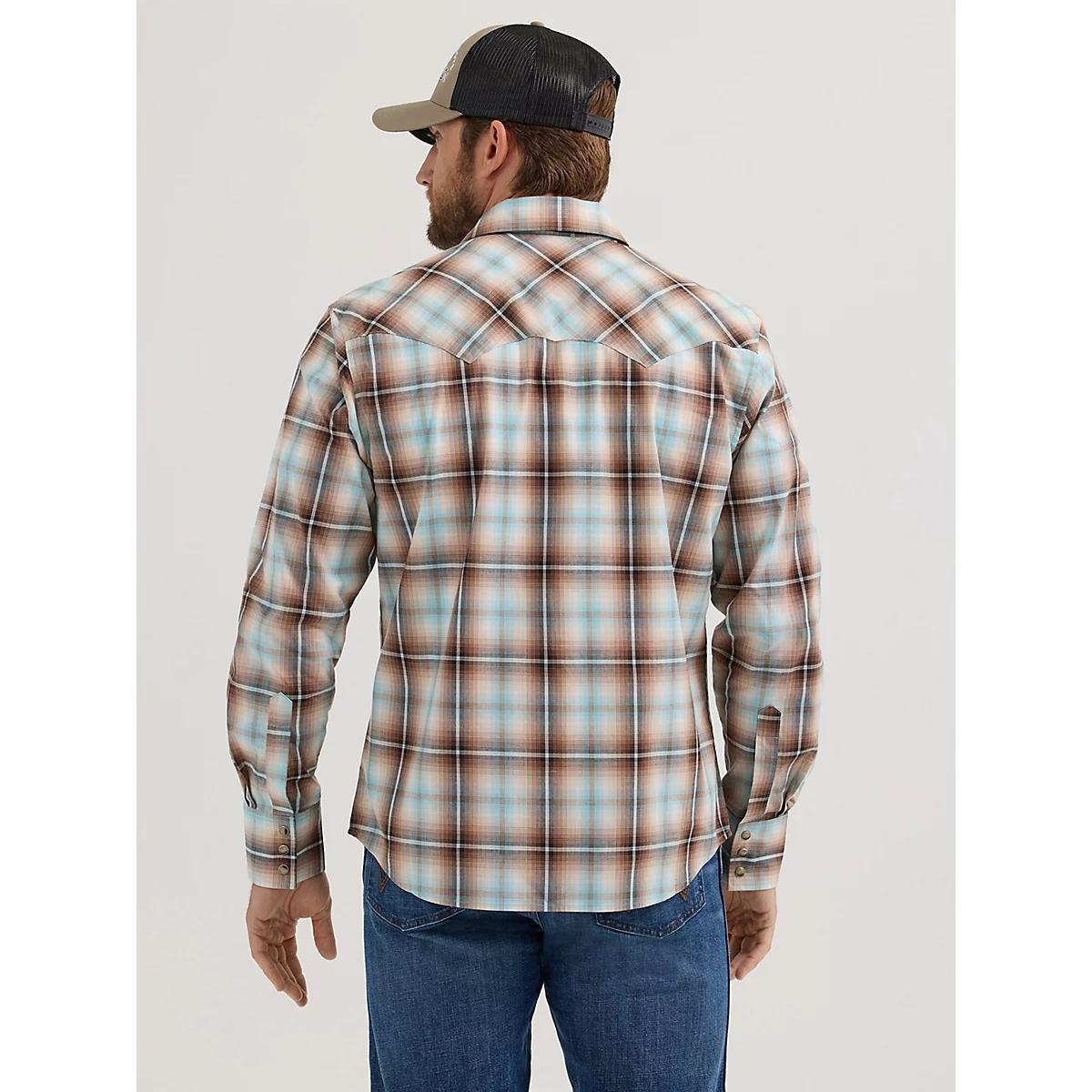 Men's Wrangler Retro® Long Sleeve Sawtooth Snap Pocket Western Shirt in Cherry Product Image