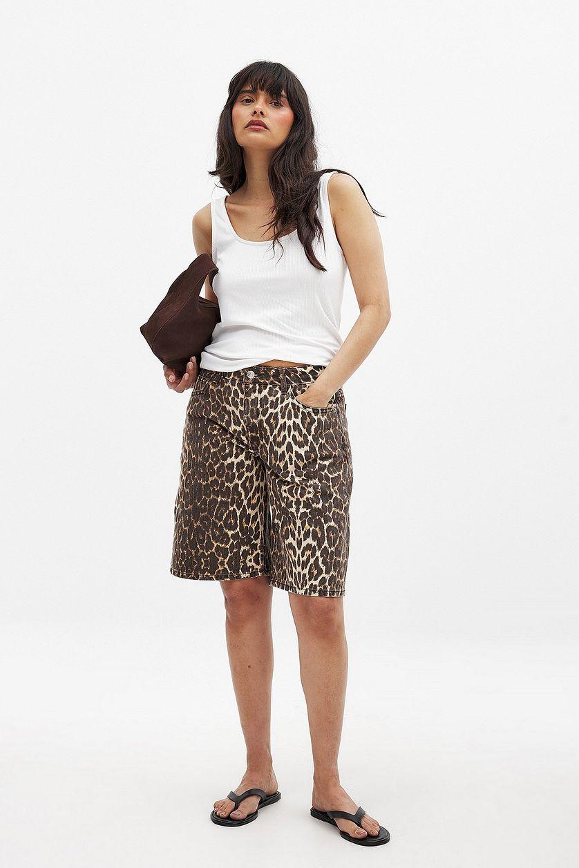 Low Waist Wide Denim Shorts Product Image