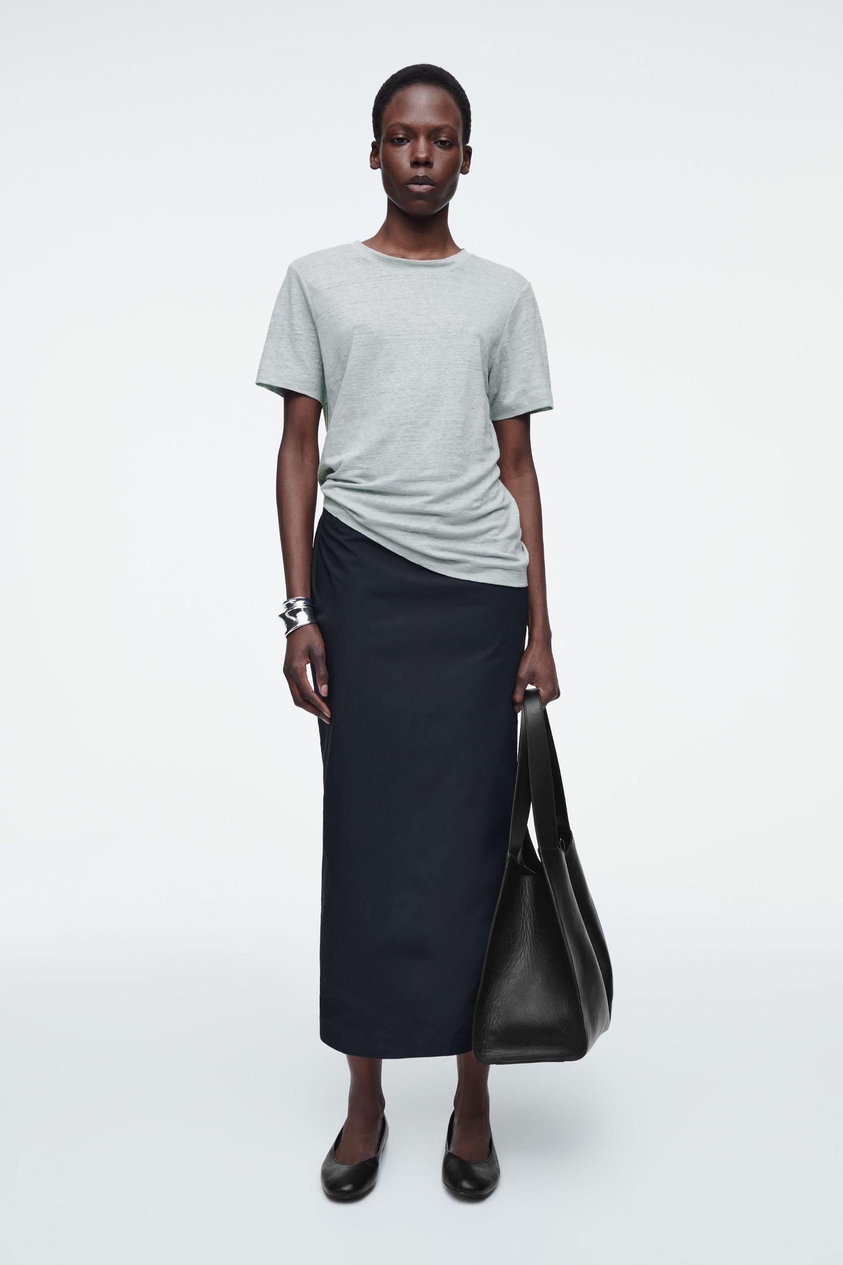 CREW-NECK LINEN T-SHIRT Product Image