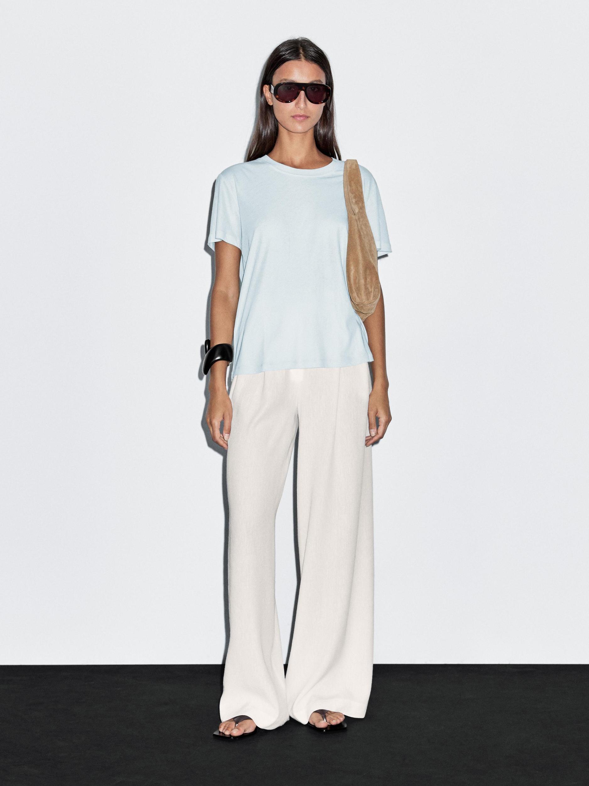 T-shirt with seam detail on the sleeve Product Image