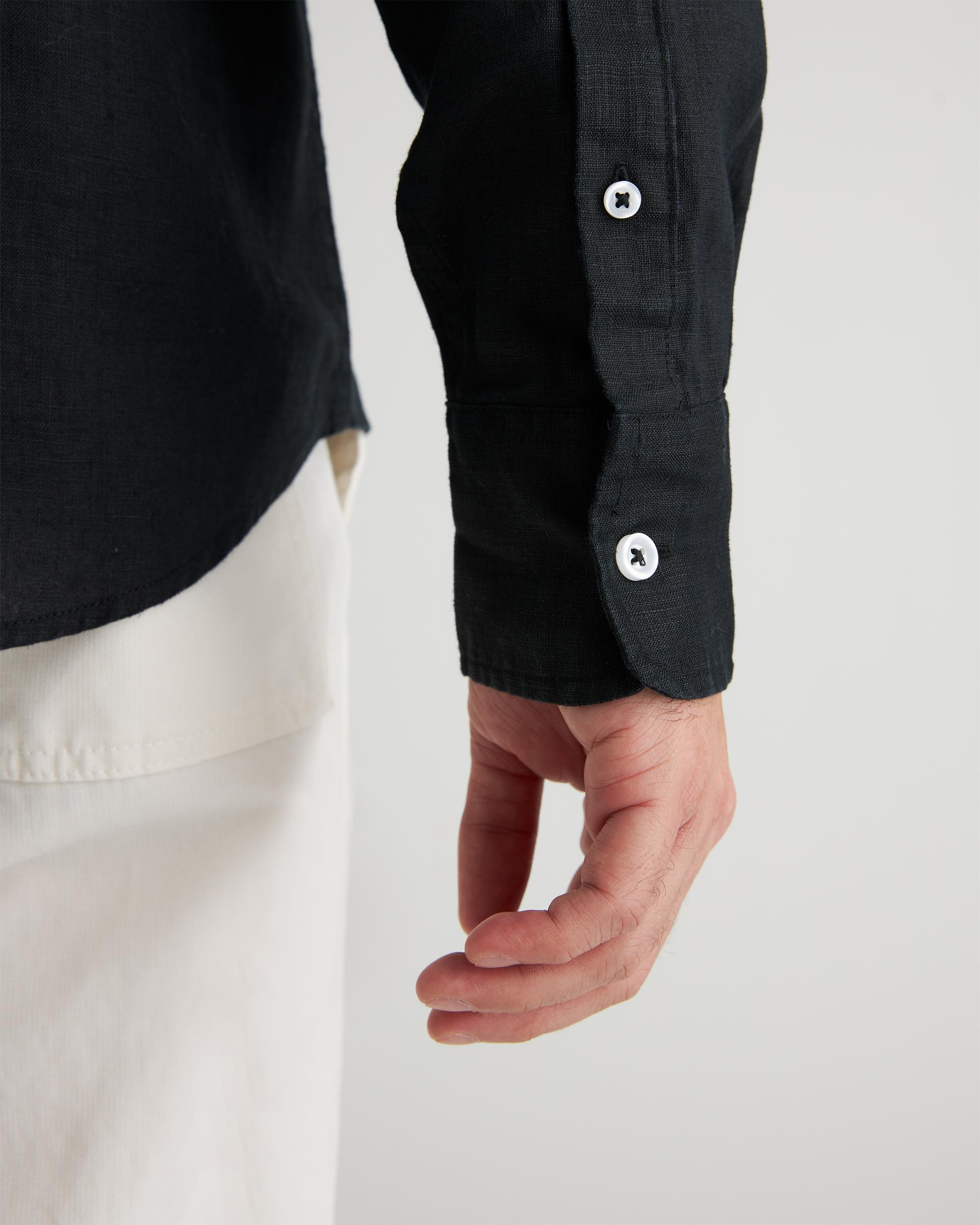 Quince | Men's 100% European Linen Relaxed Long Sleeve Pocket Shirt Product Image