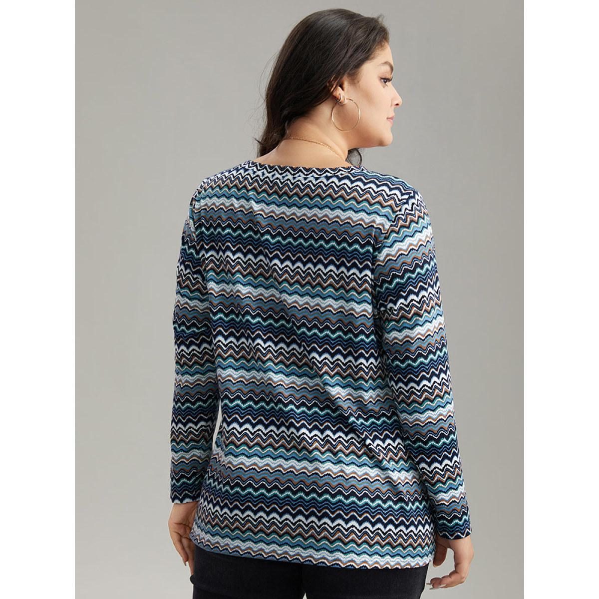 Plus Size Contrast Wave Striped Patched Pocket T-shirt Multicolor Women Casual Printed Geometric Round Neck Dailywear T-shirts BloomChic 26/4X Product Image