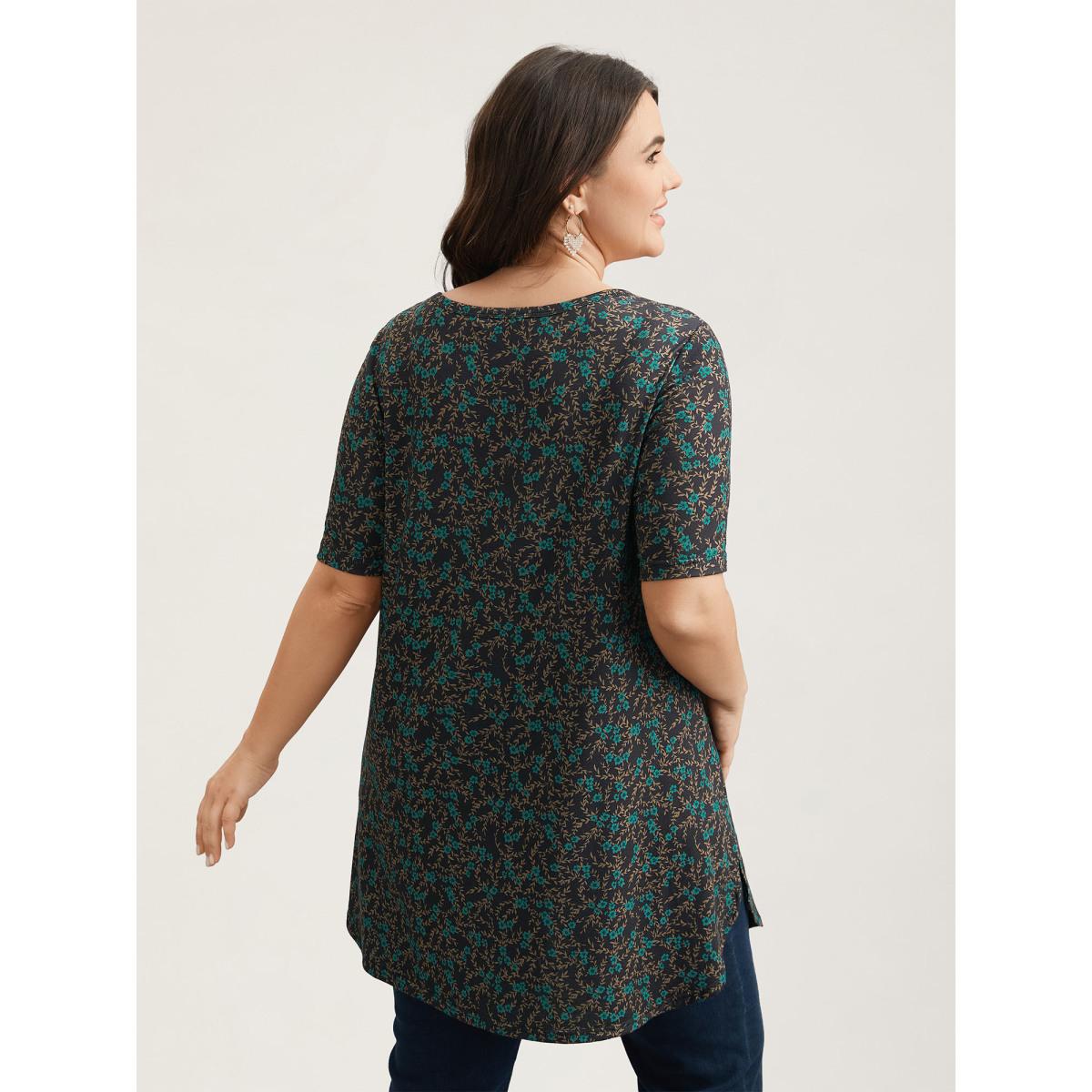 Plus Size Floral Print Round Neck Slit T-Shirt Multicolor Women Elegant Contrast Natural Flowers U-neck Loose Everyday T-shirts BloomChic 28/5X Product Image