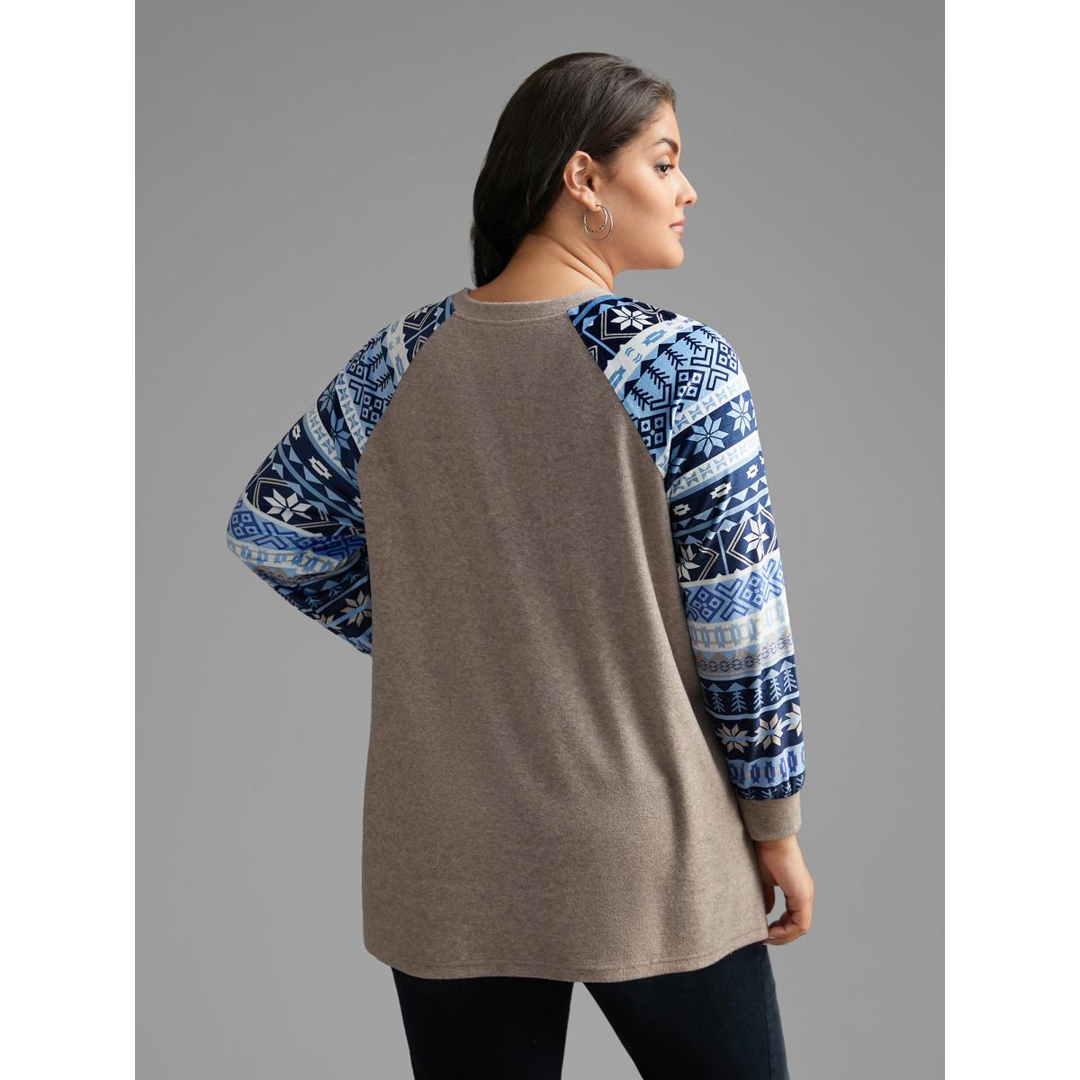 Plus Size Geometric Patchwork Contrast Raglan Sleeve Sweatshirt Women Champagne Casual Contrast Loose Round Neck Everyday Sweatshirts BloomChic 12/L Product Image