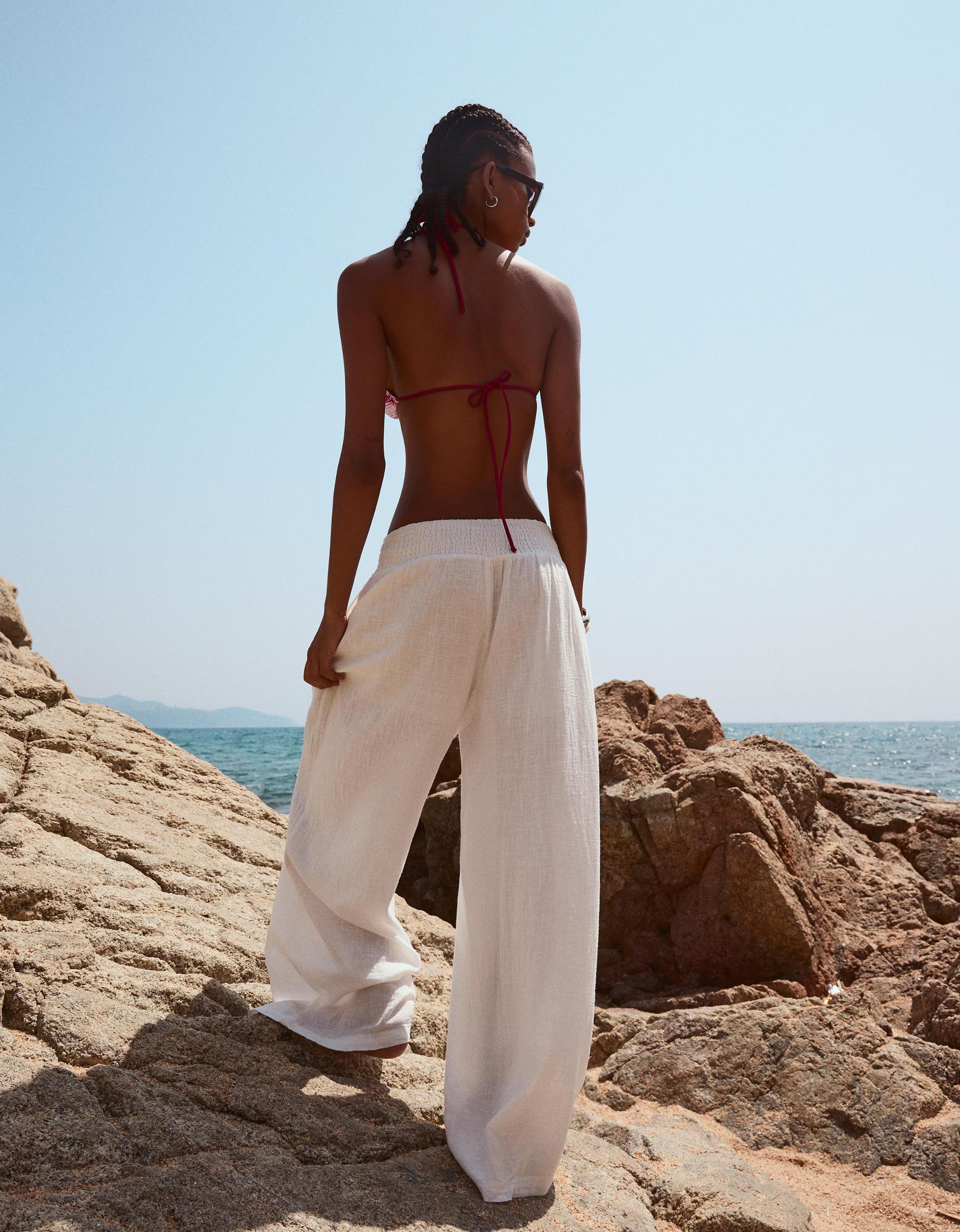 Rustic wide-leg pants with darts Product Image