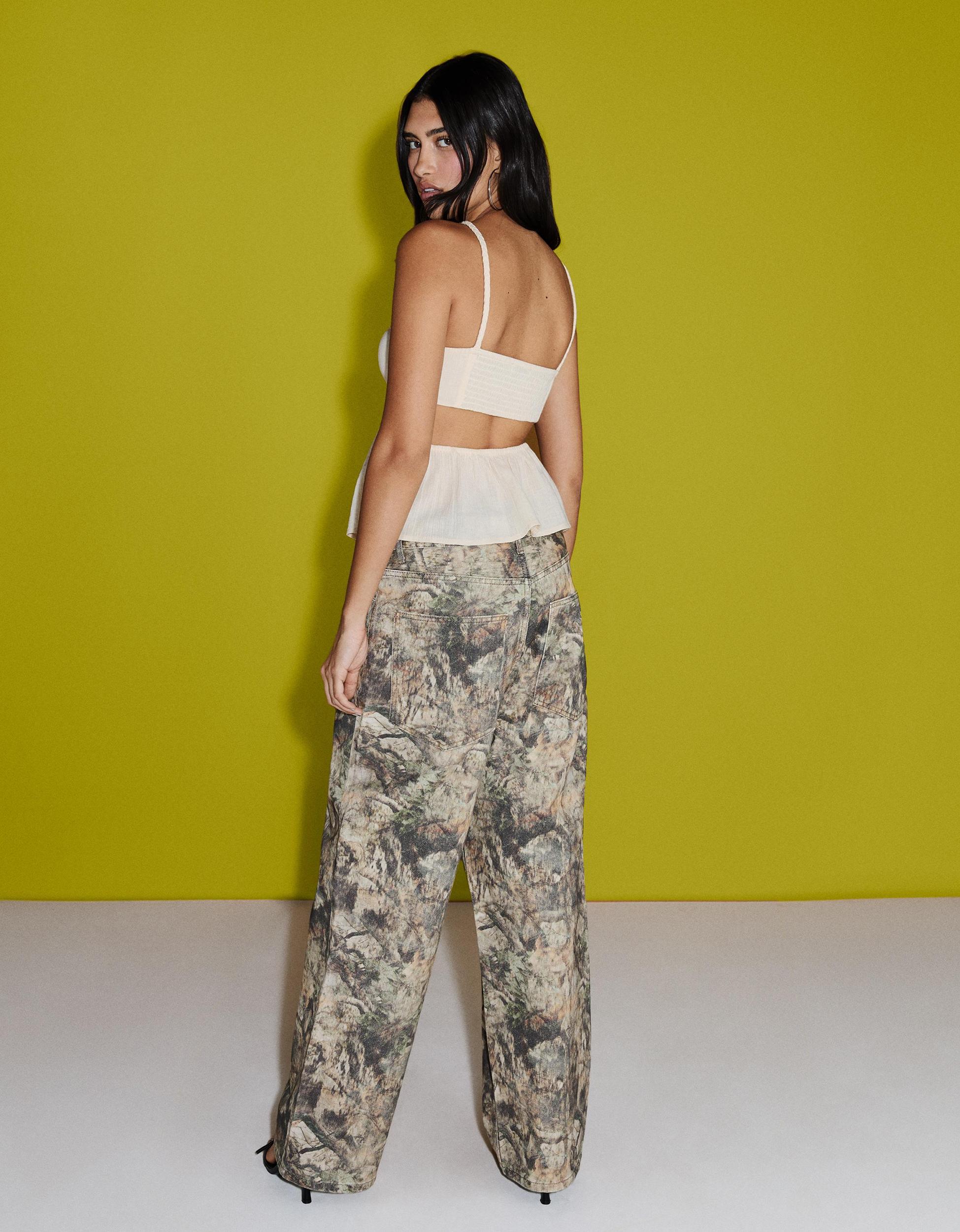 Rustic cut-out top Product Image